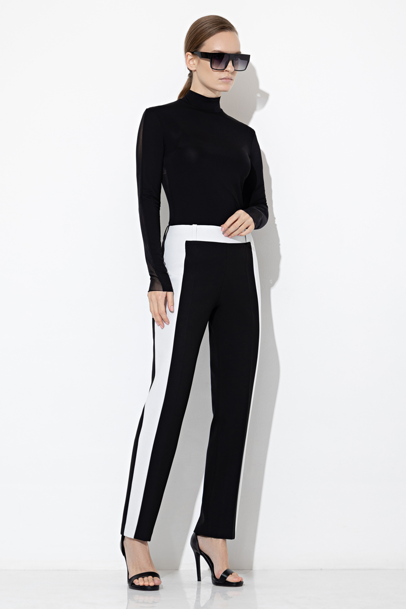 Брюки с контрастной отделкой VASSA&Co, пол женский, цвет белый