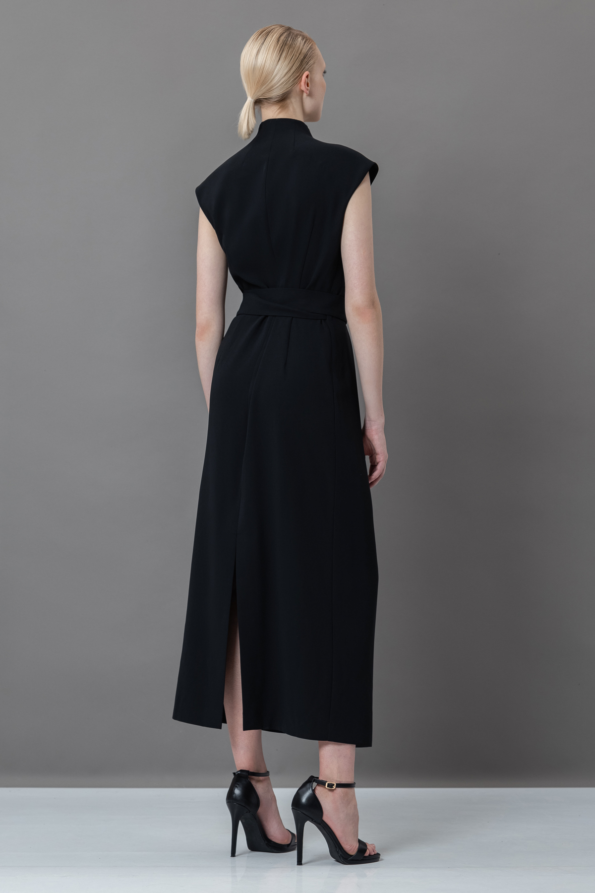 Платье с асимметричным вырезом VASSA&Co, пол female, цвет black