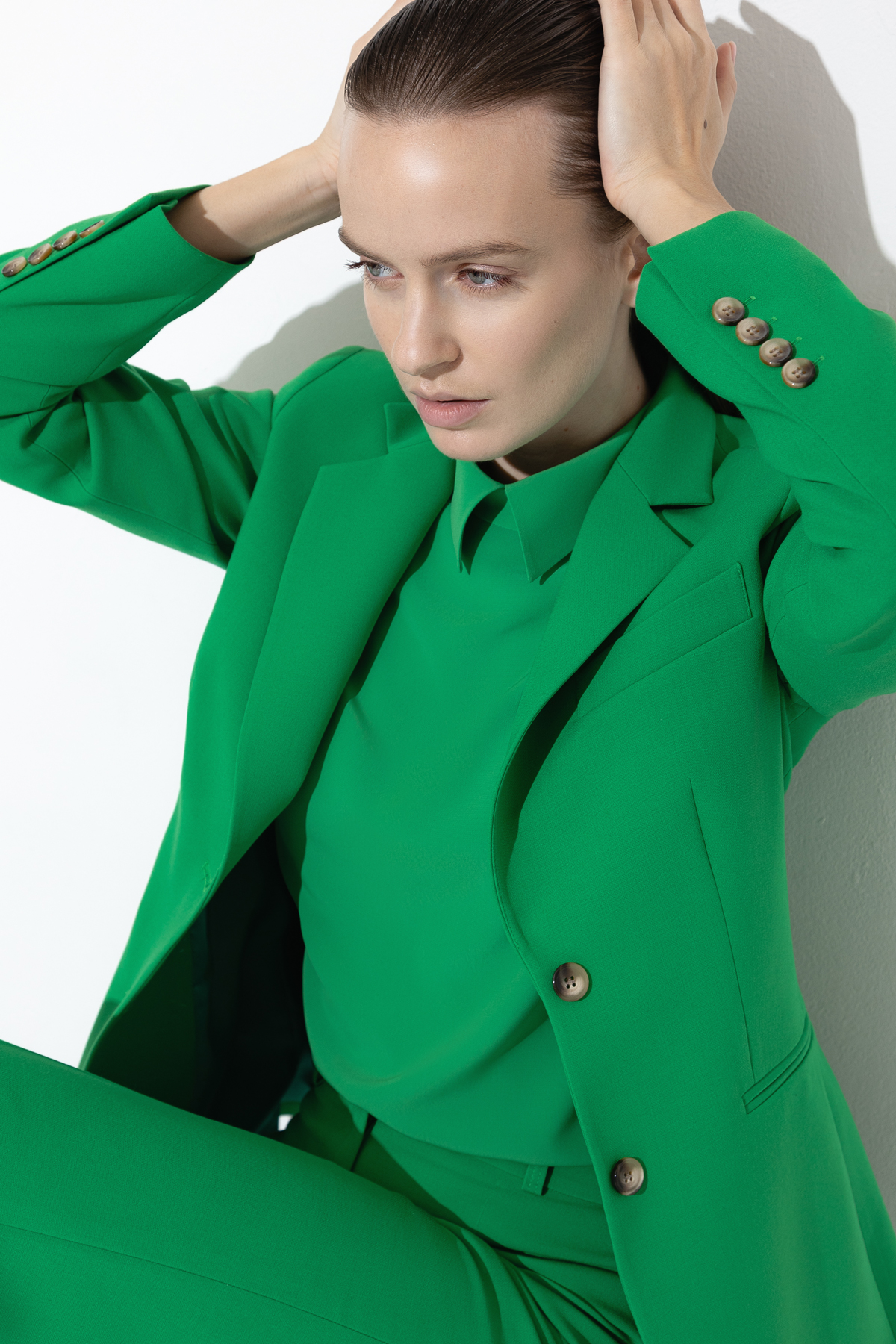 Жакет VASSA&Co, пол женский, цвет зеленый