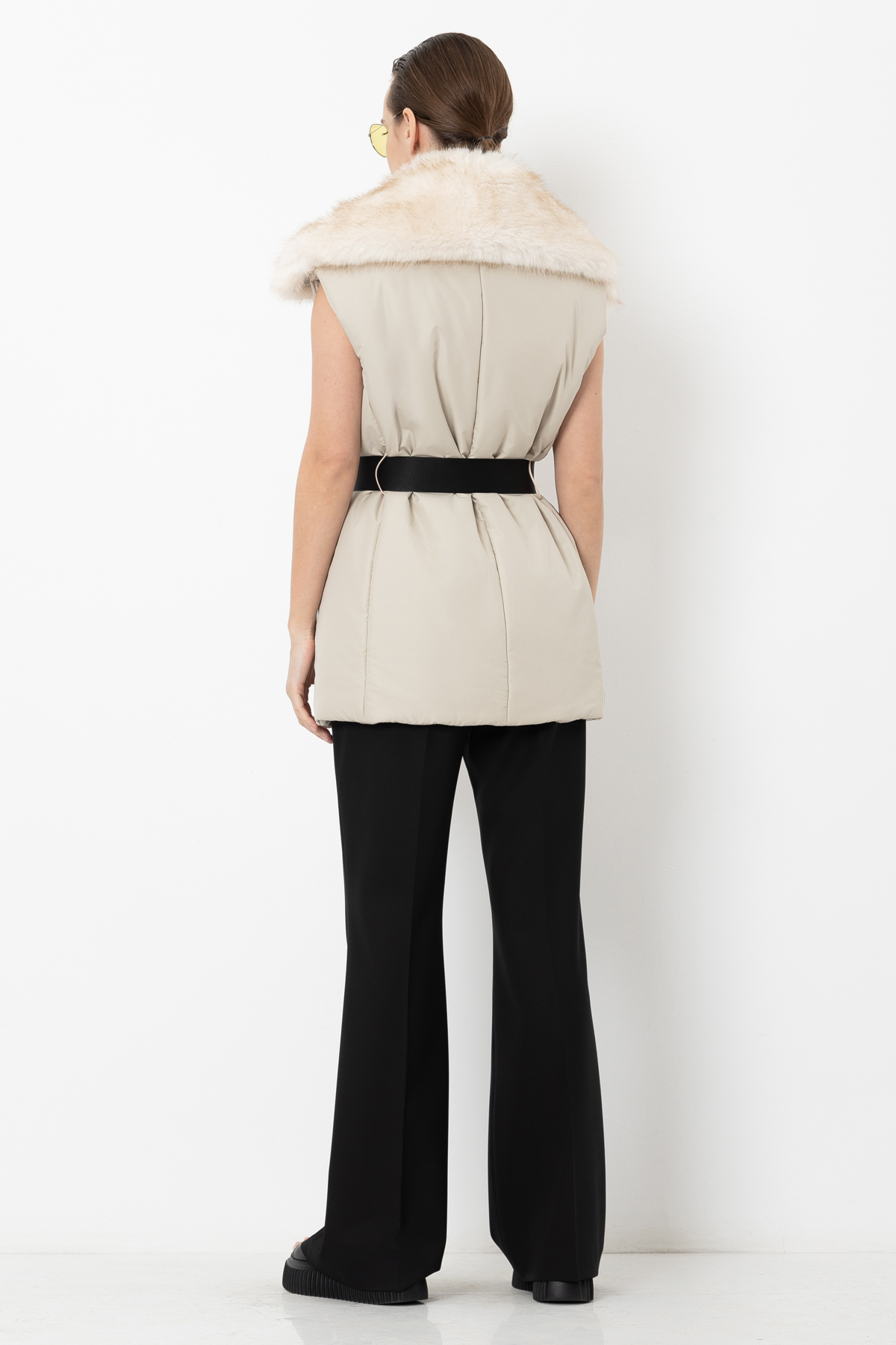 Жилет со съемным воротником VASSA&Co, пол женский, цвет молочный