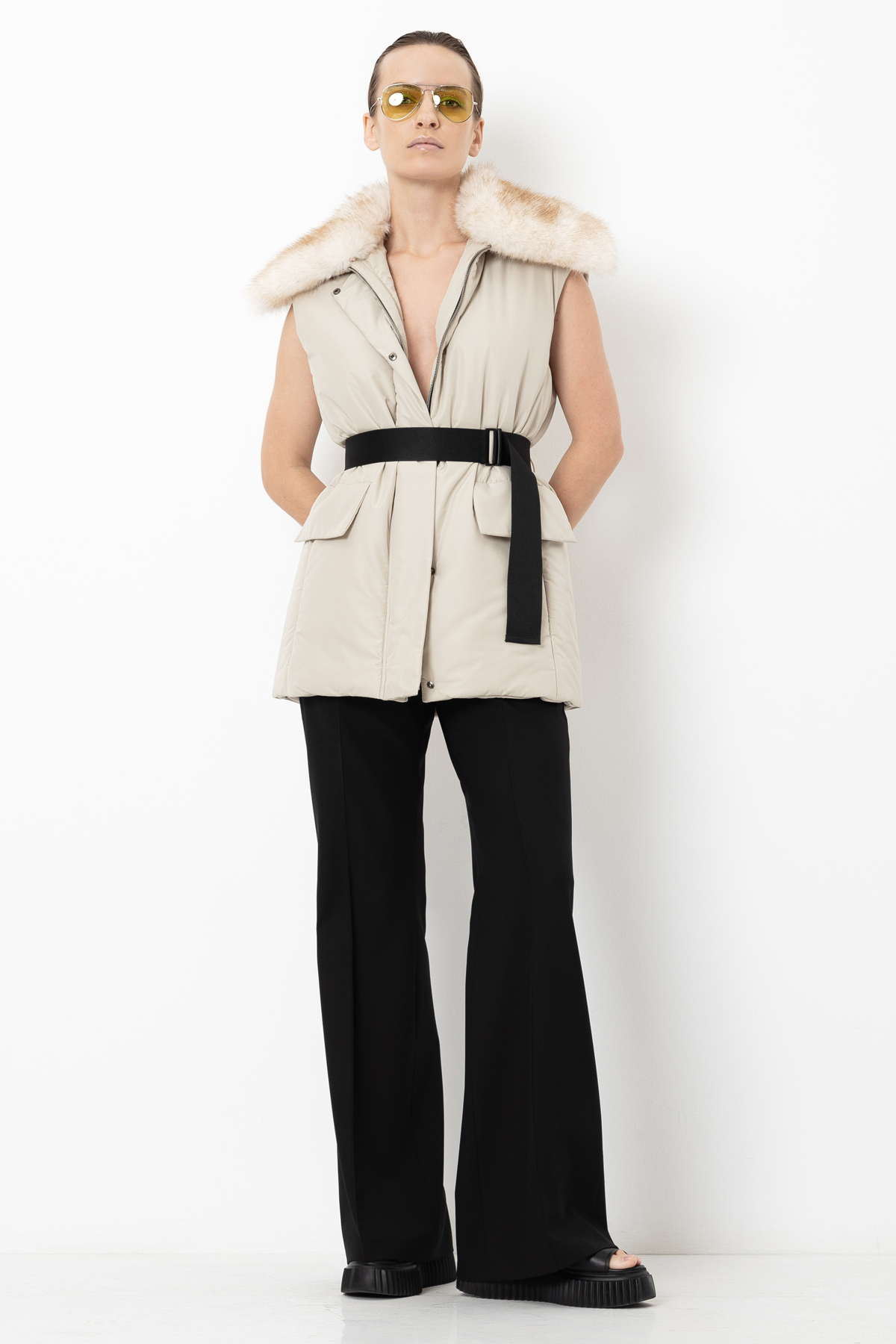 Жилет со съемным воротником VASSA&Co, пол женский, цвет молочный