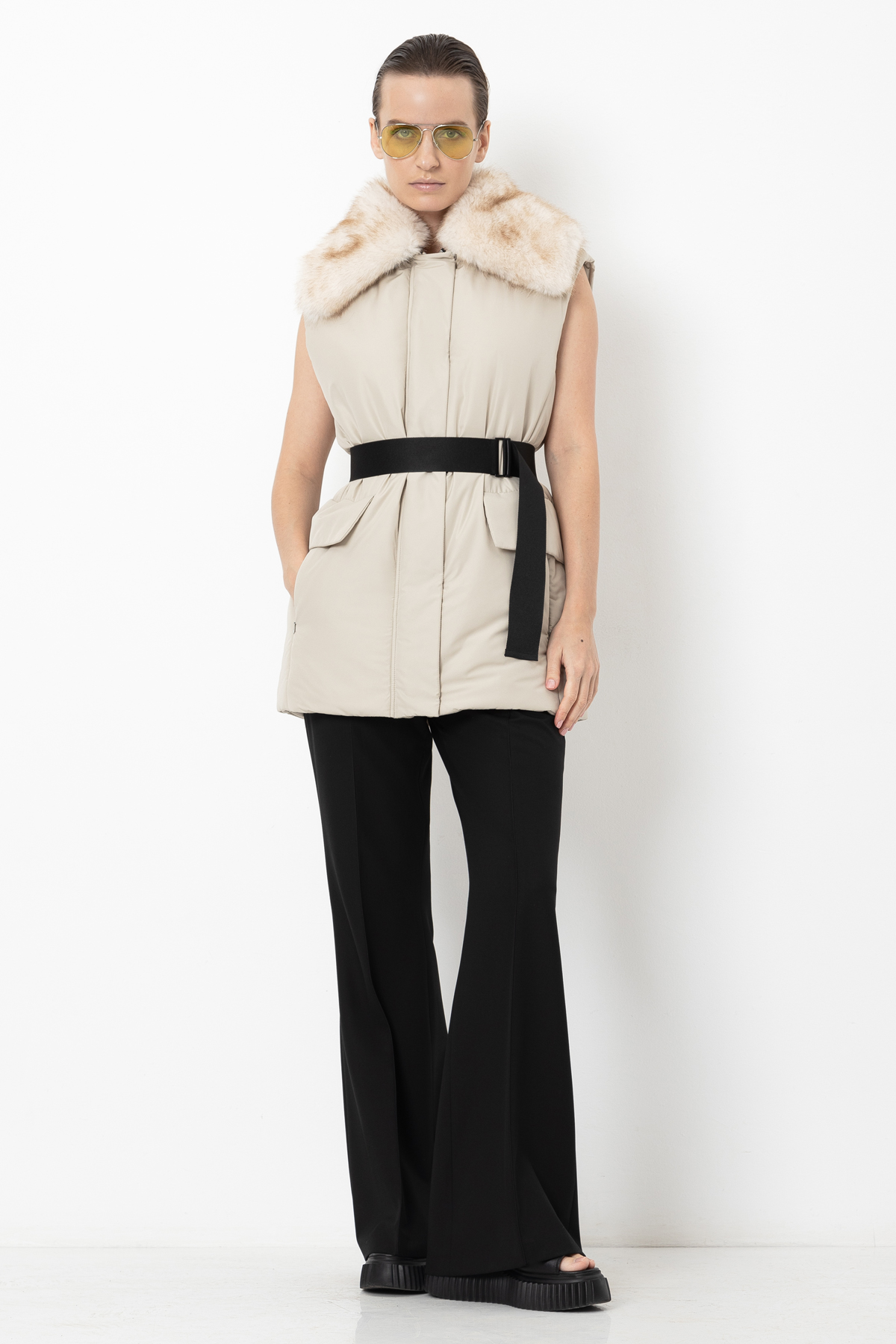 Жилет со съемным воротником VASSA&Co, пол женский, цвет молочный