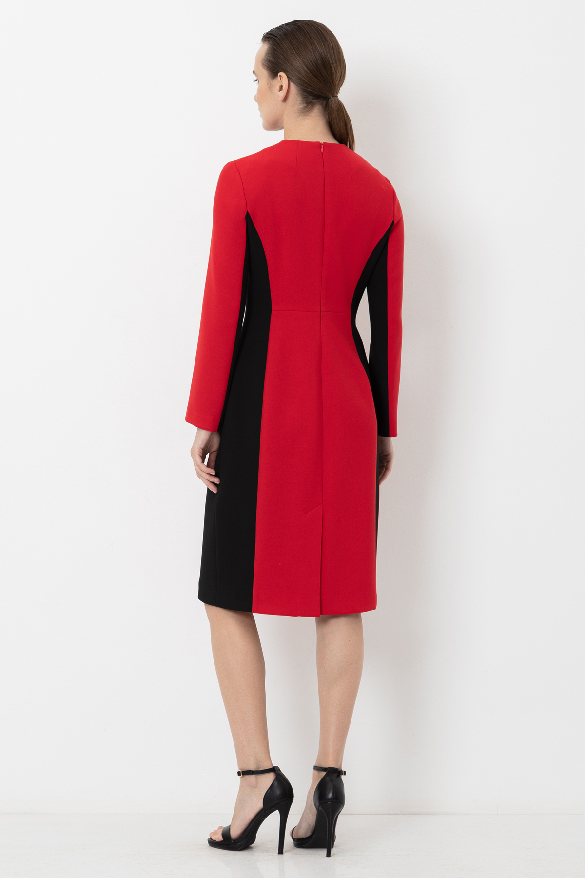 Платье с контрастной отделкой VASSA&Co, пол женский, цвет красный