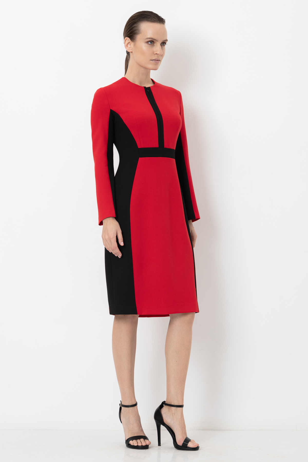 Платье с контрастной отделкой VASSA&Co, пол женский, цвет красный