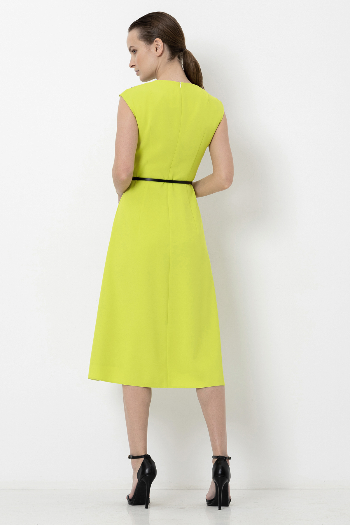 Dress VASSA&Co, пол female, цвет yellow
