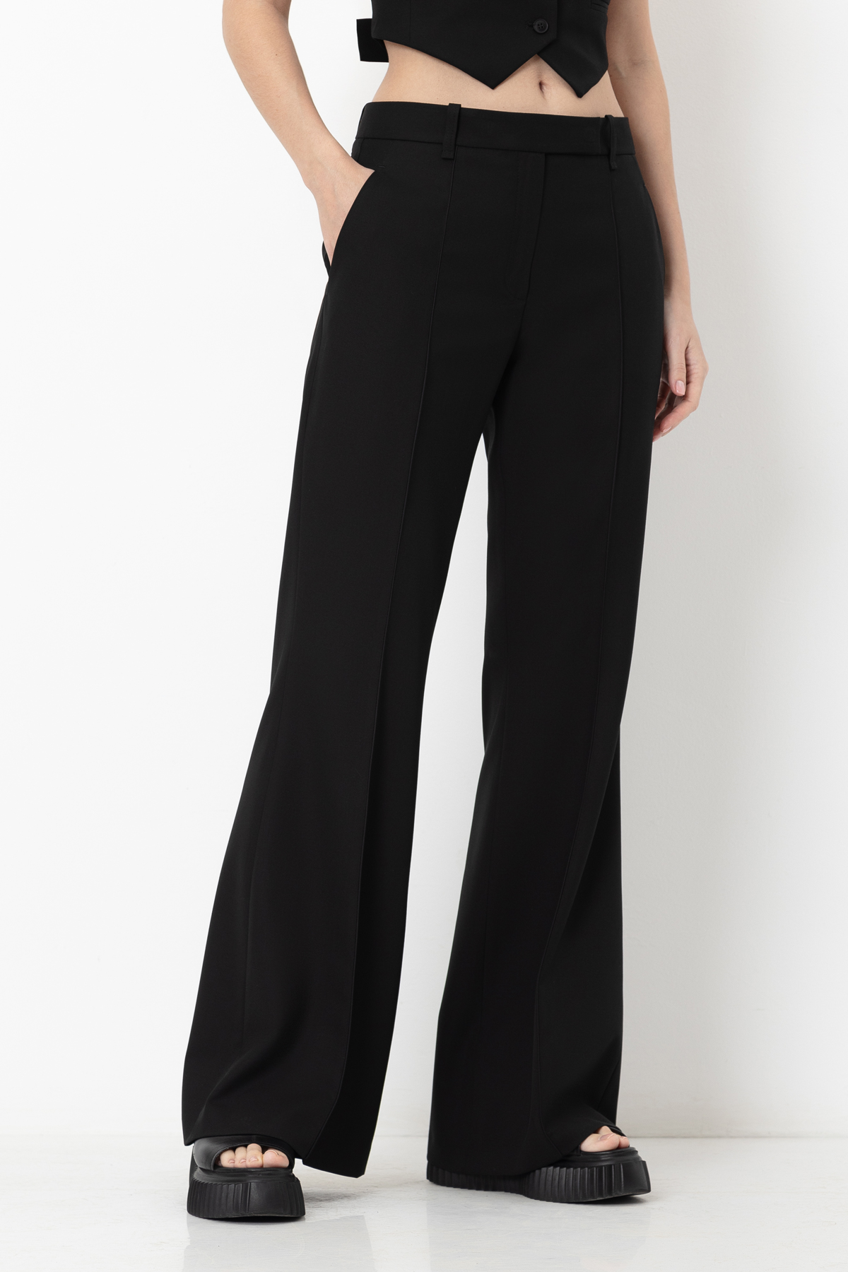 Trousers VASSA&Co, пол female, цвет black