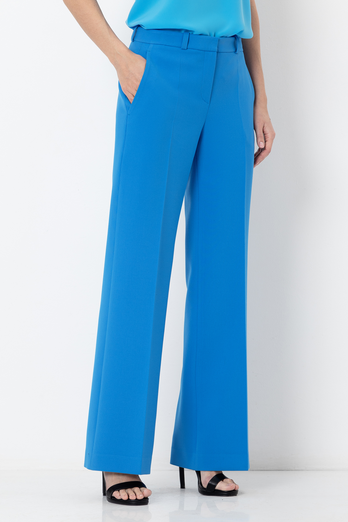 Trousers VASSA&Co, пол female, цвет голубой