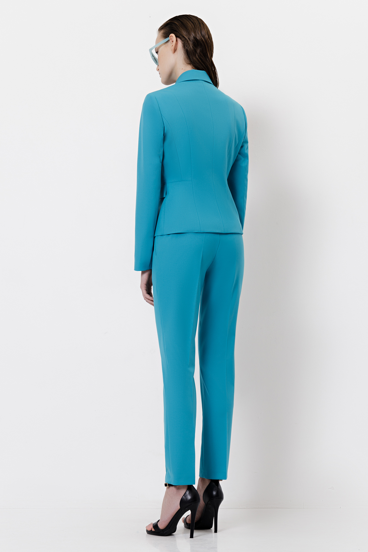 Укороченный жакет VASSA&Co, пол женский, цвет голубой