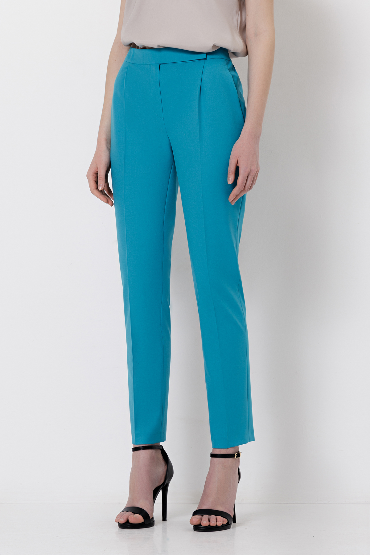 Trousers VASSA&Co, пол female, цвет голубой