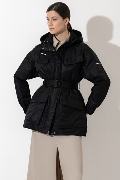 Куртка с капюшоном VASSA CODE, пол женский, цвет черный, фото №2