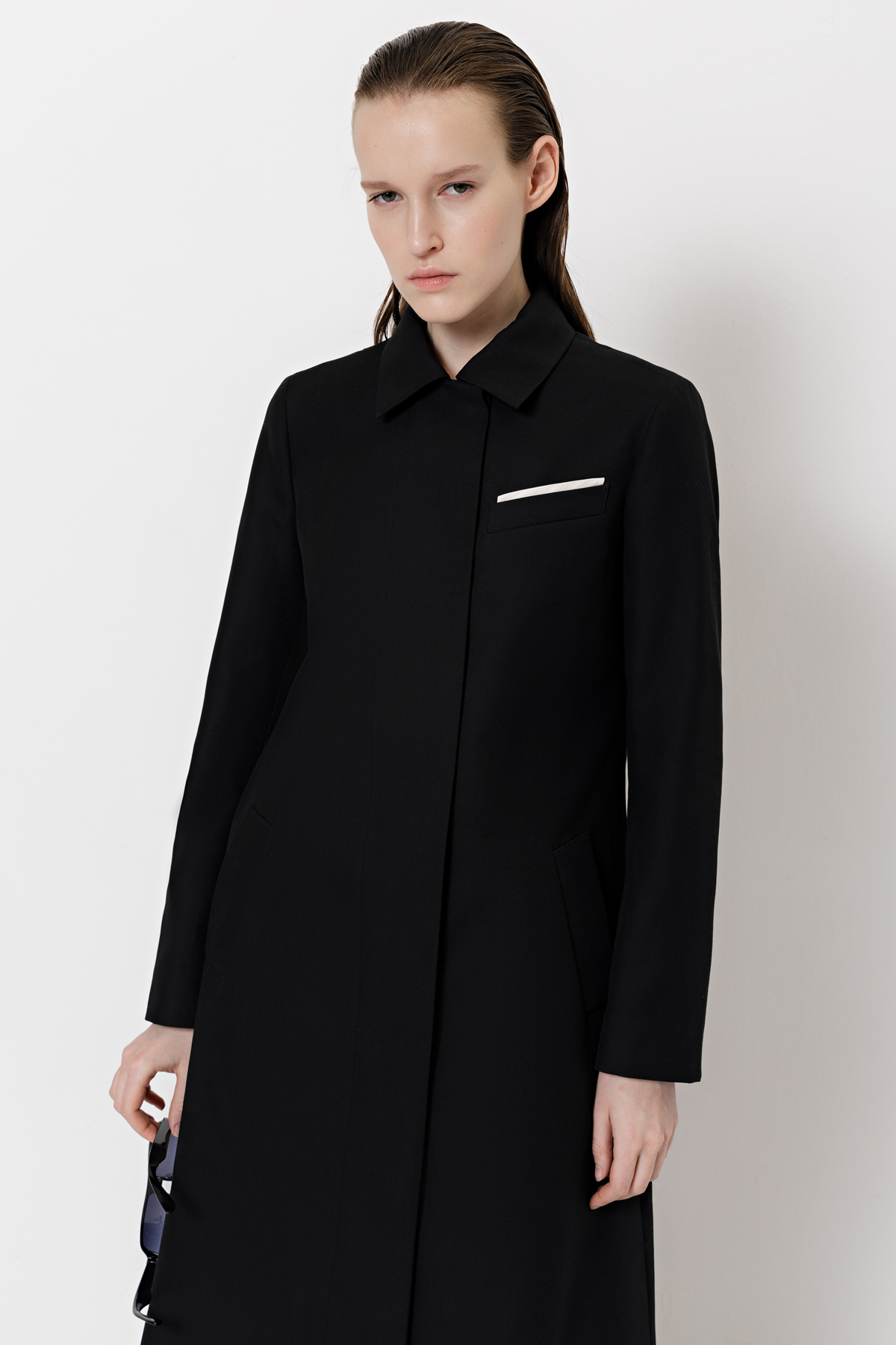 Плащ прямого кроя , пол женский, цвет черный, фото №2