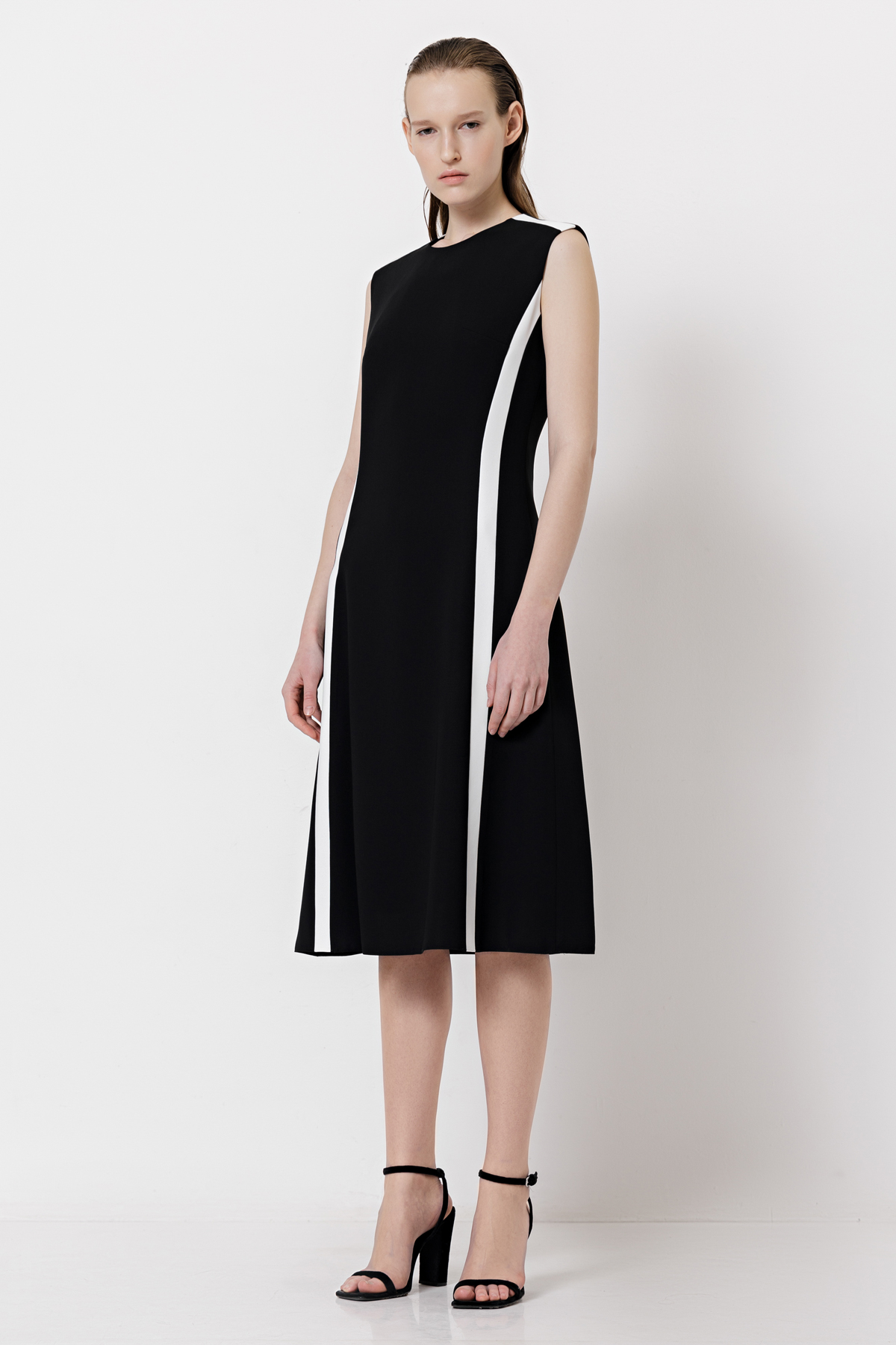 Платье с контрастными вставками VASSA&Co, пол женский, цвет черный, фото №2