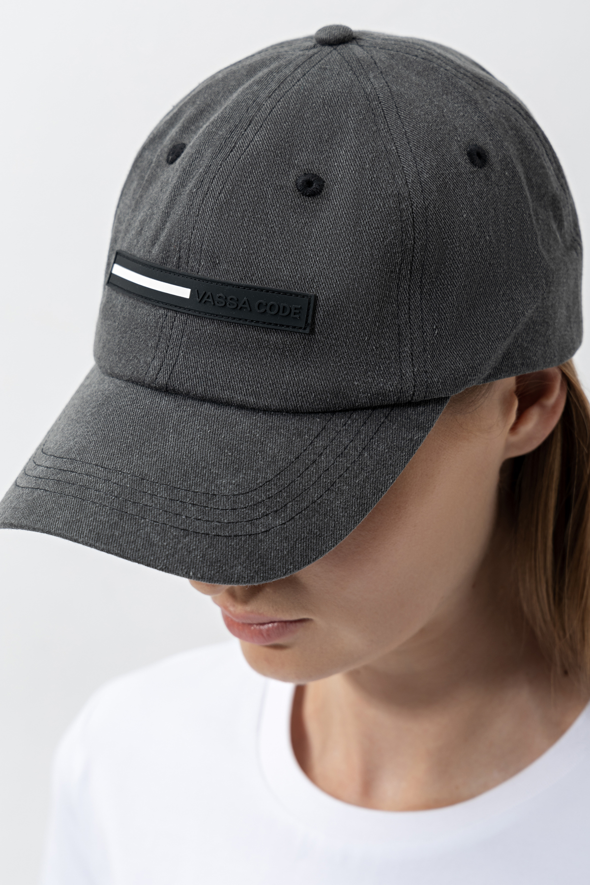 Кепка из хлопка VASSA CODE, пол женский, цвет черный