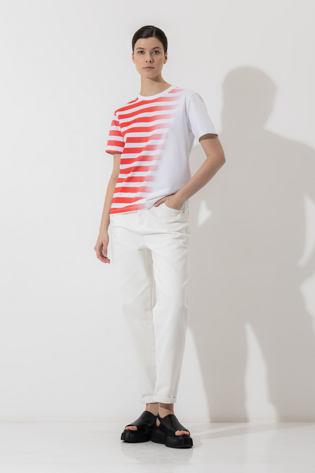 Футболка свободного кроя , пол женский, цвет белый, фото №3