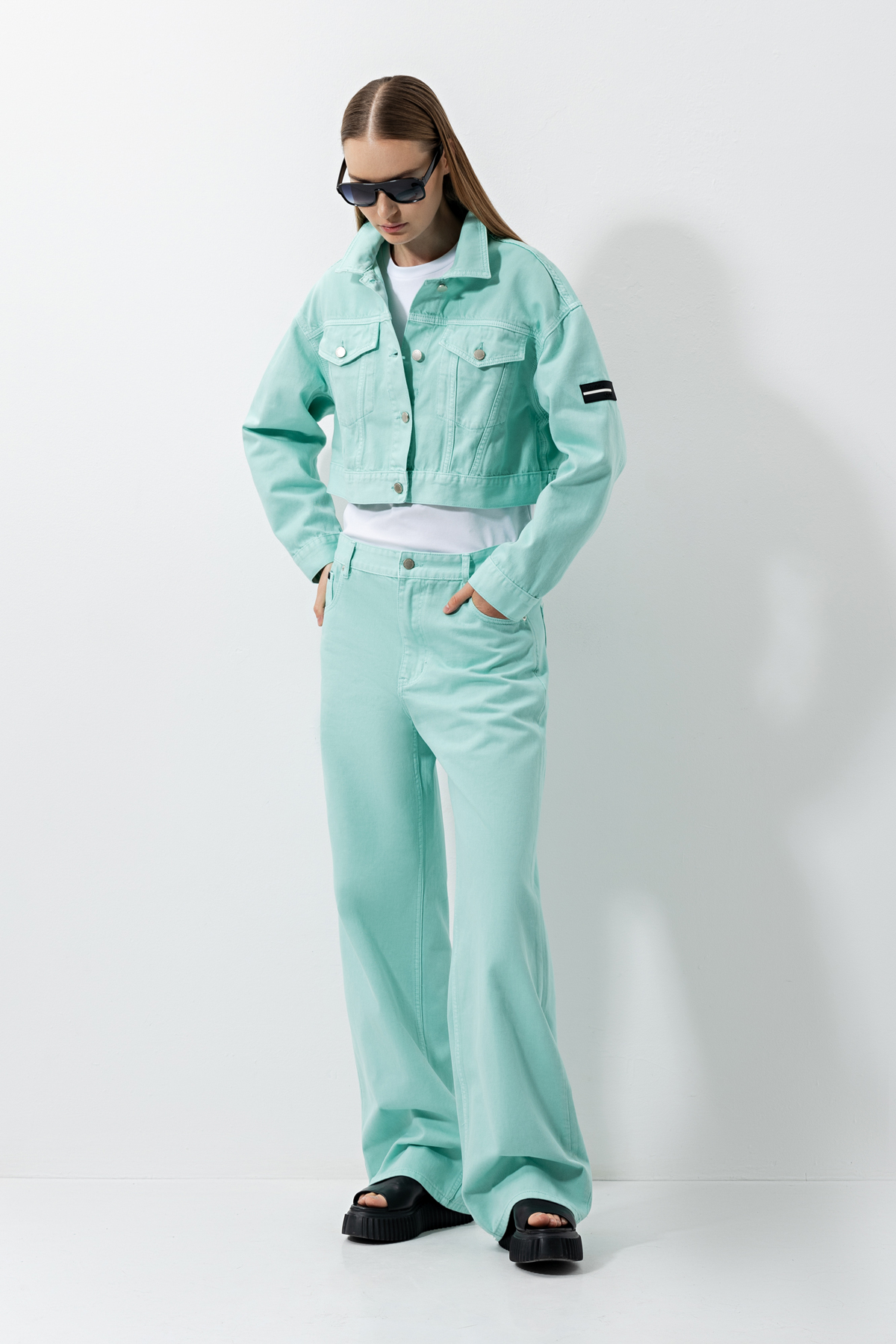 Denim jacket , пол female, цвет зеленый