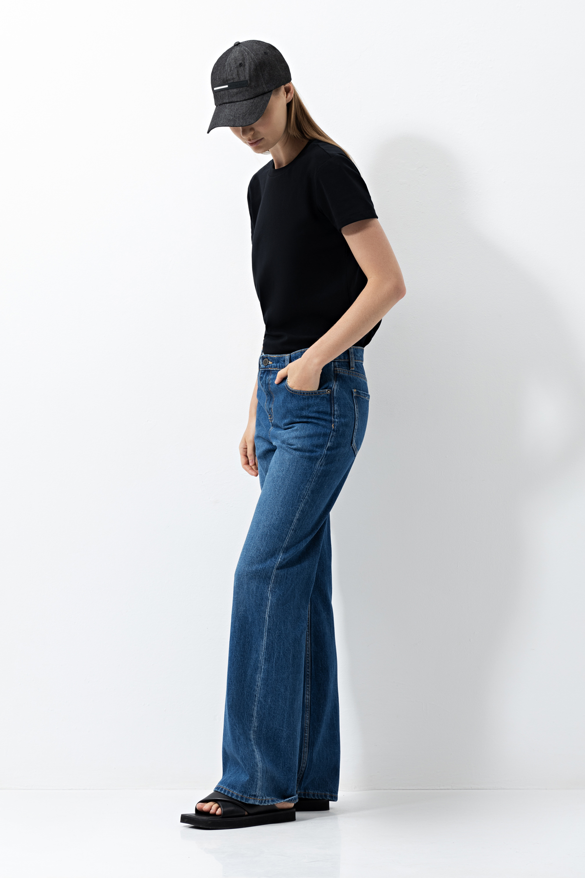 Jeans VASSA CODE, пол female, цвет синий