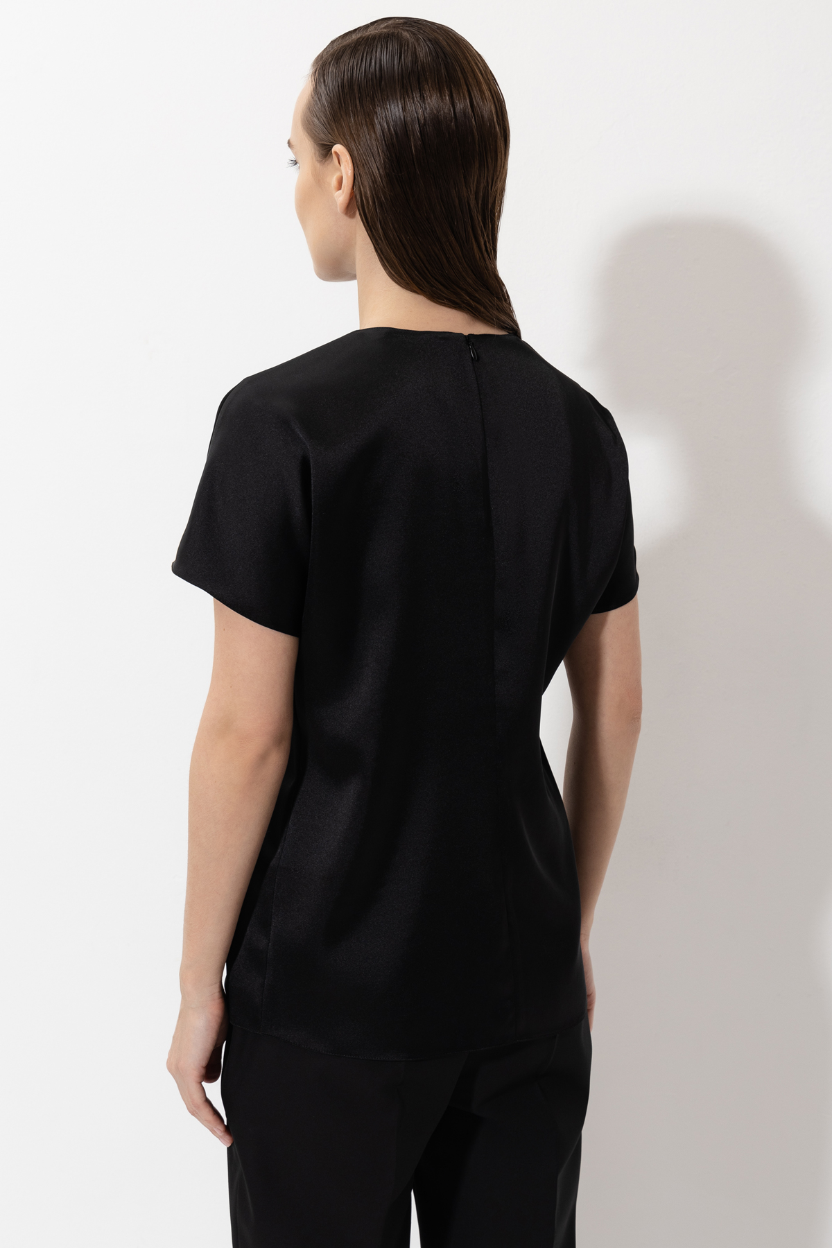 Базовая блузка VASSA&Co, пол женский, цвет черный