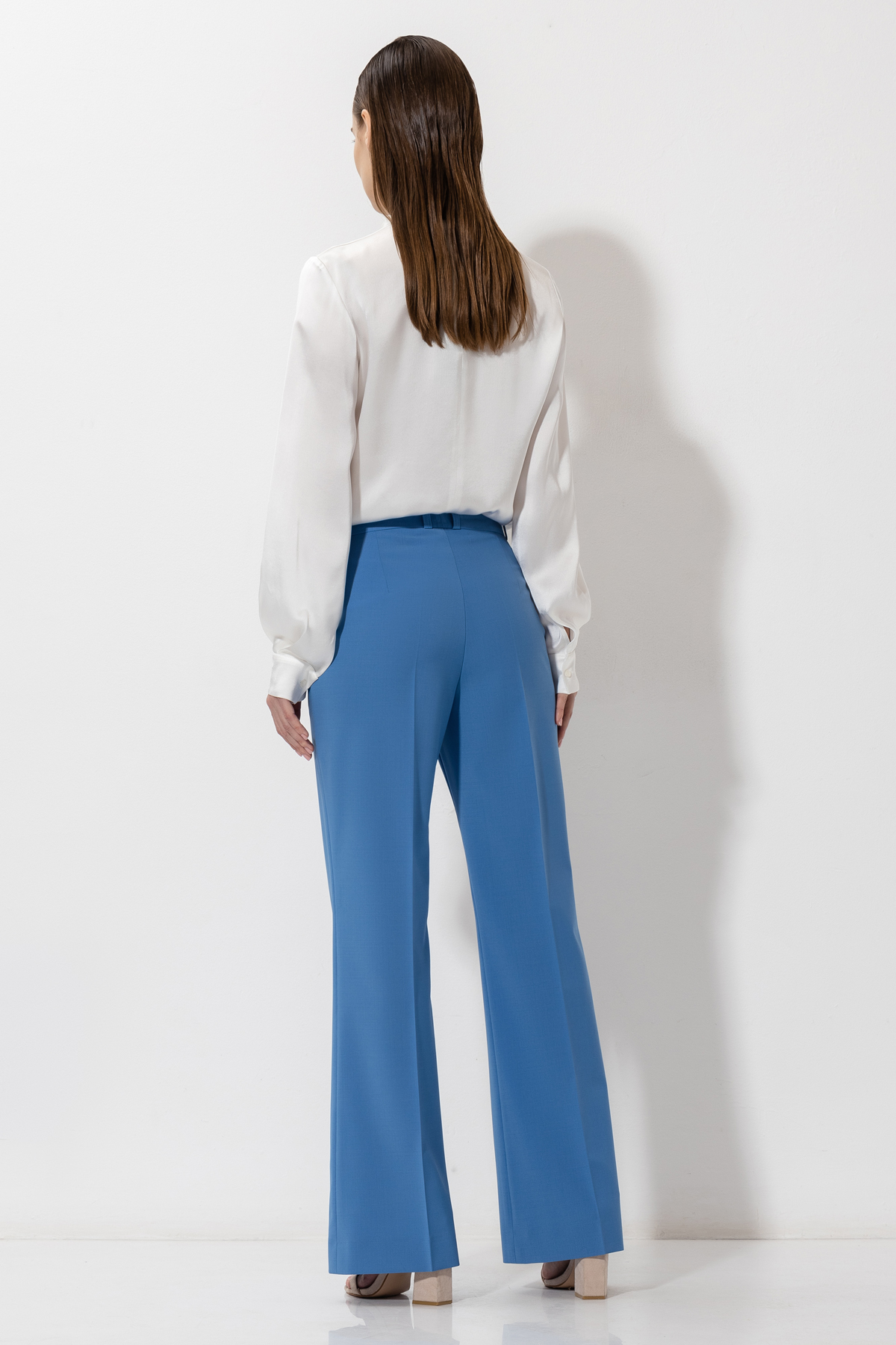 Trousers VASSA&Co, пол female, цвет синий