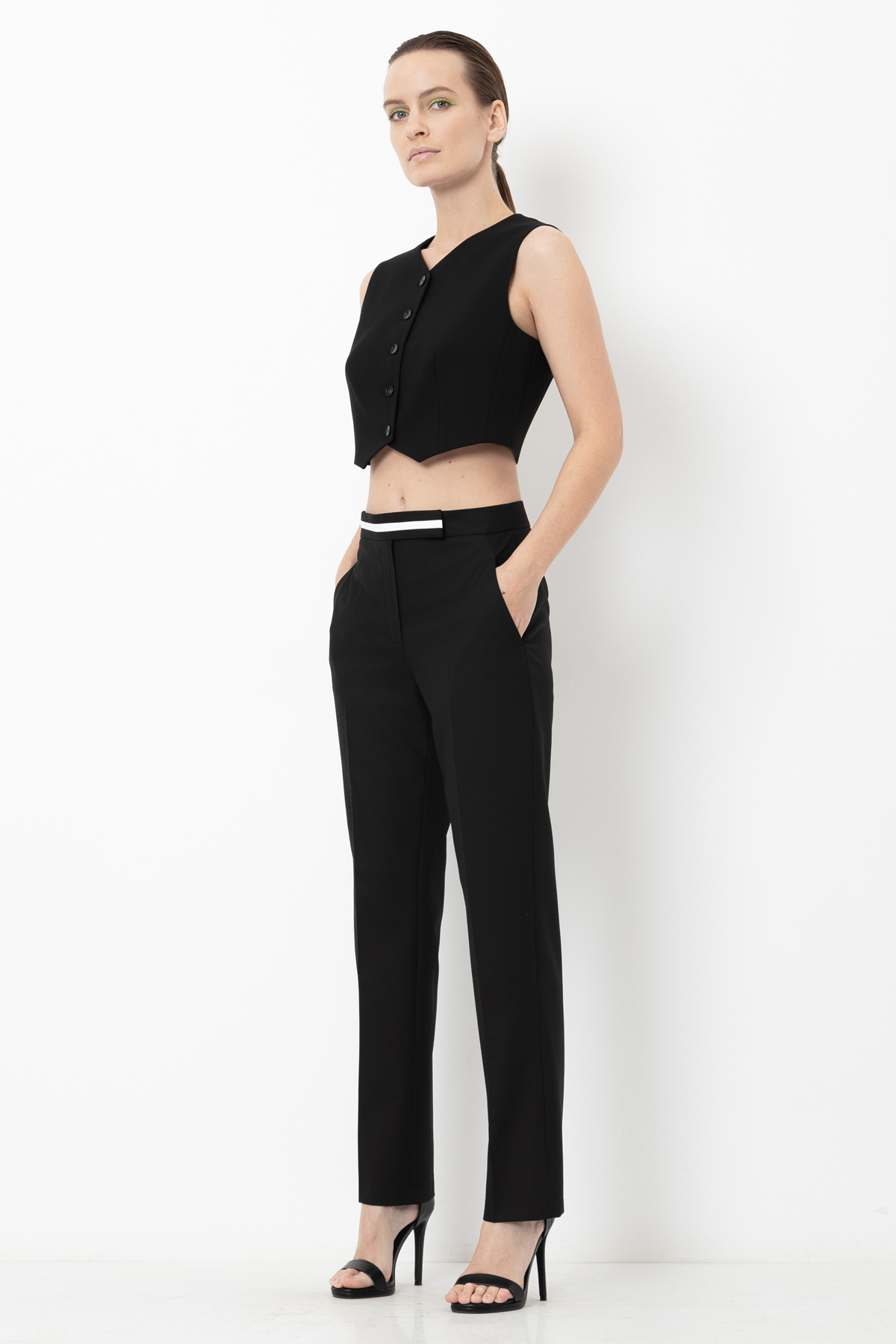 Брюки с контрастным поясом VASSA&Co, пол женский, цвет черный, фото №2