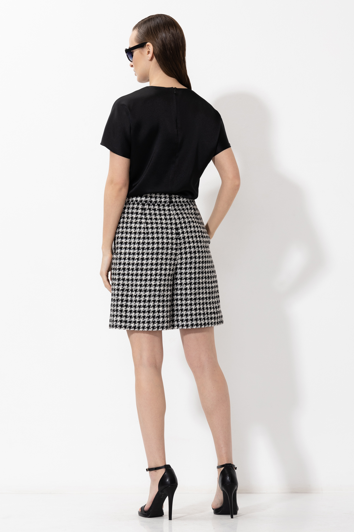 Шорты в гусиную лапку VASSA&Co, пол женский, цвет черный