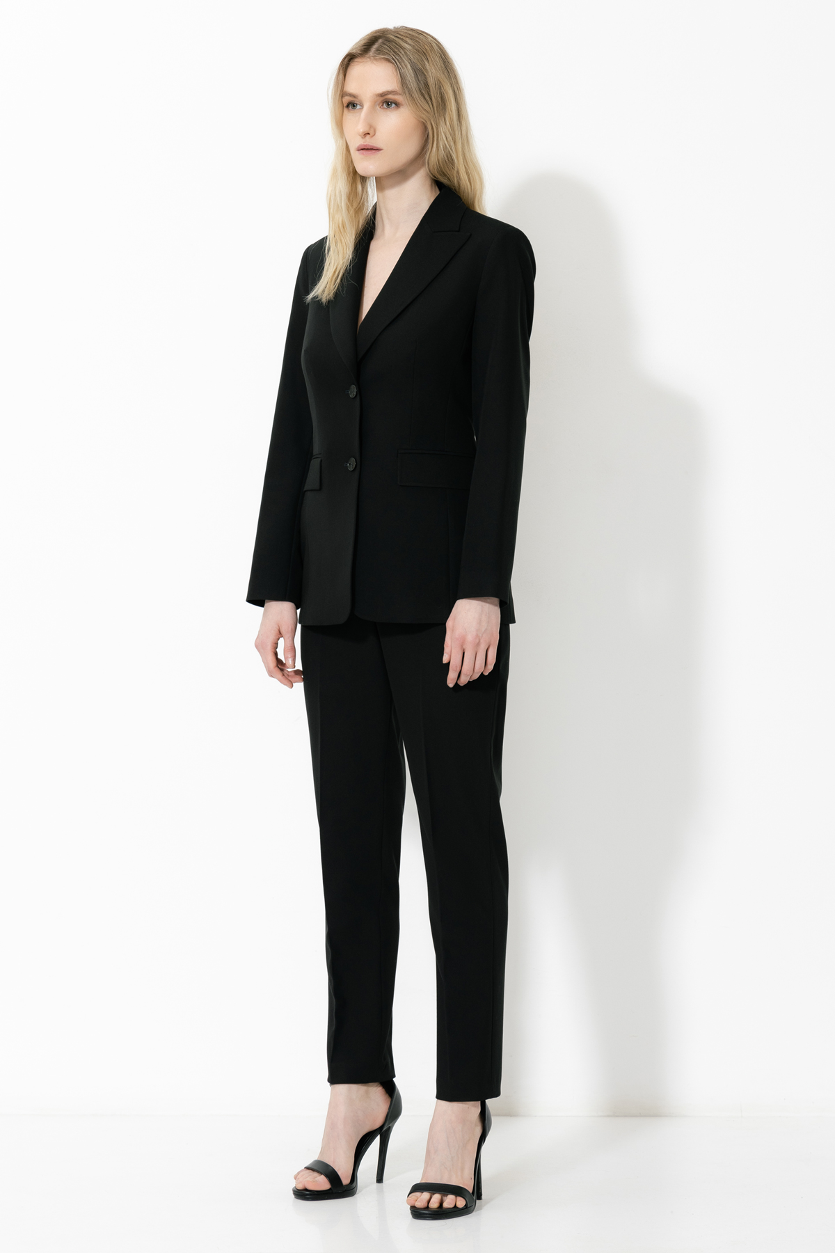 Жакет VASSA&Co, пол женский, цвет черный