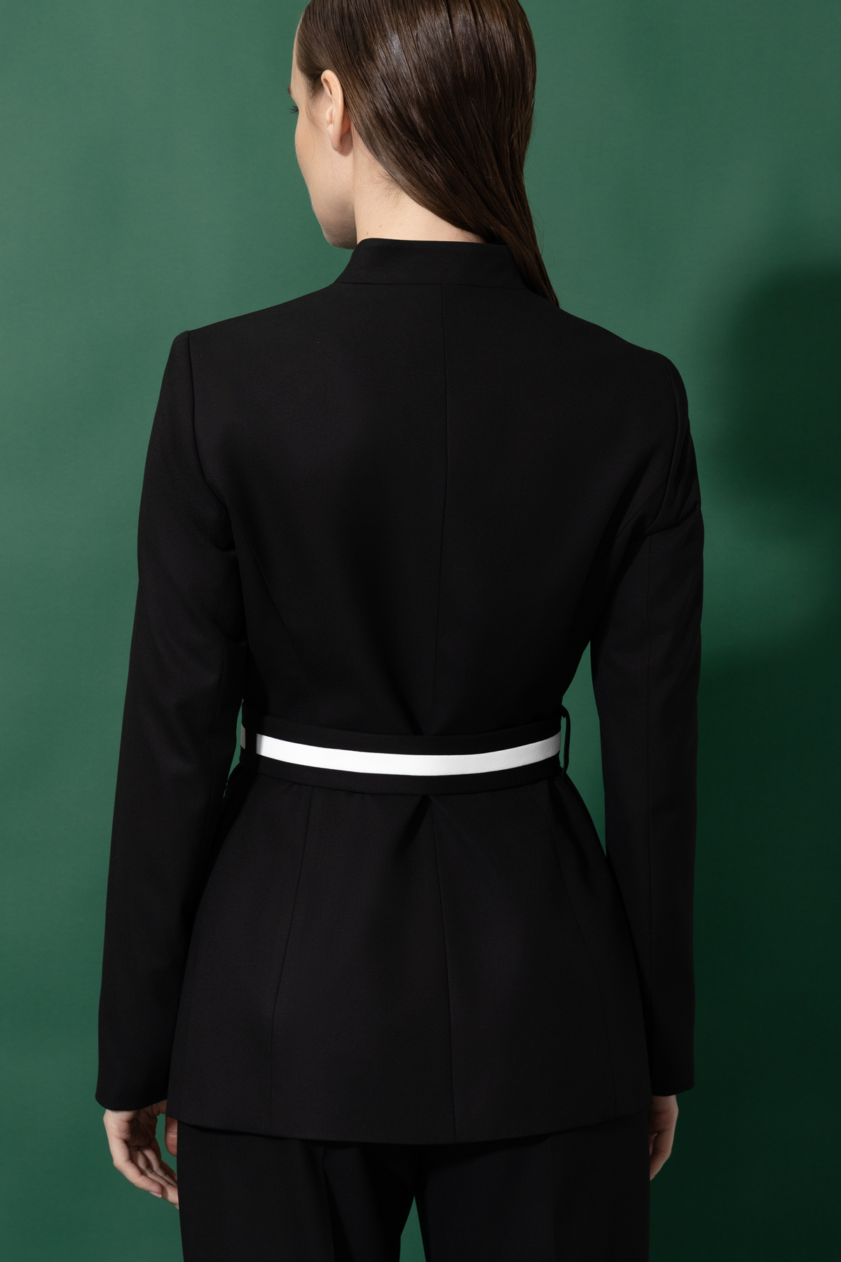 Жакет с акцентным поясом VASSA&Co, пол женский, цвет черный