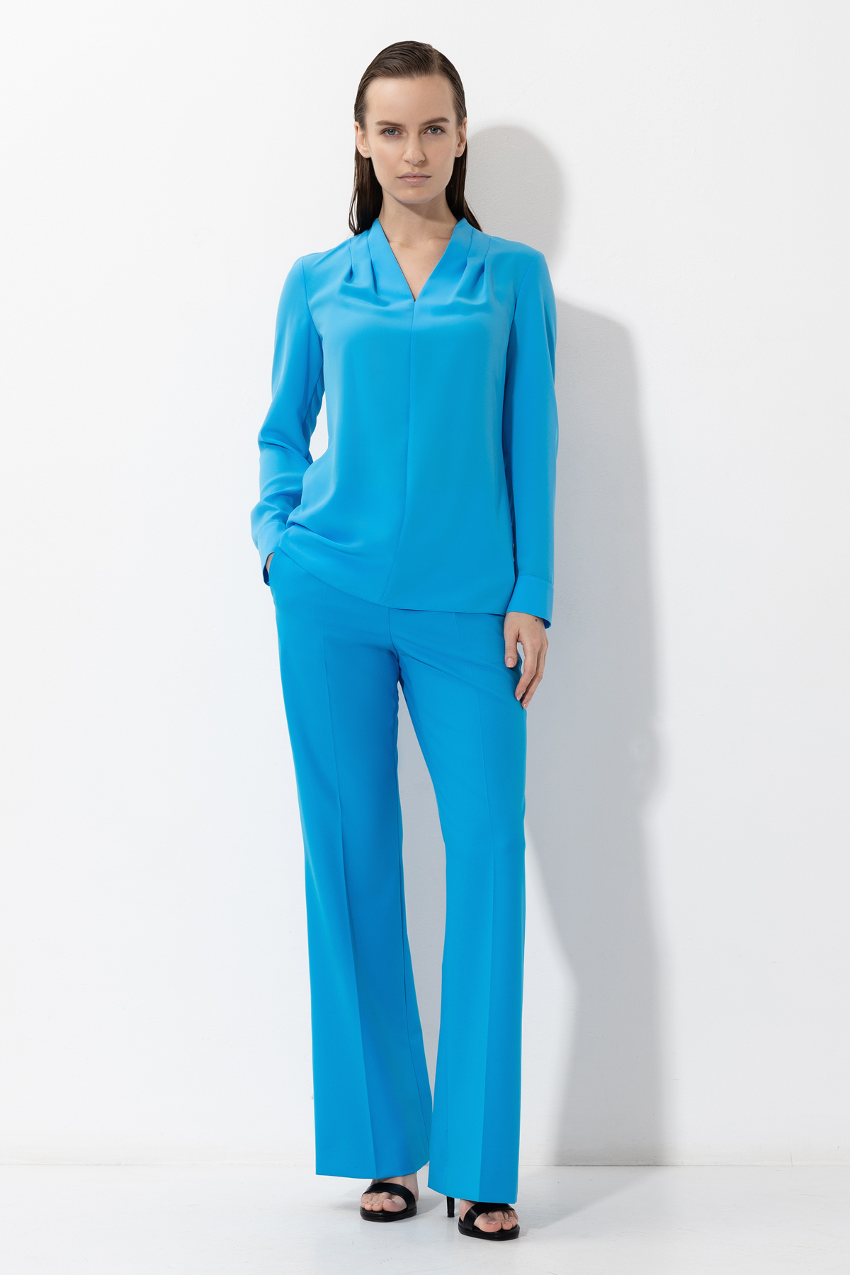 Блузка с декоративными складками VASSA&Co, пол женский, цвет голубой, фото №5