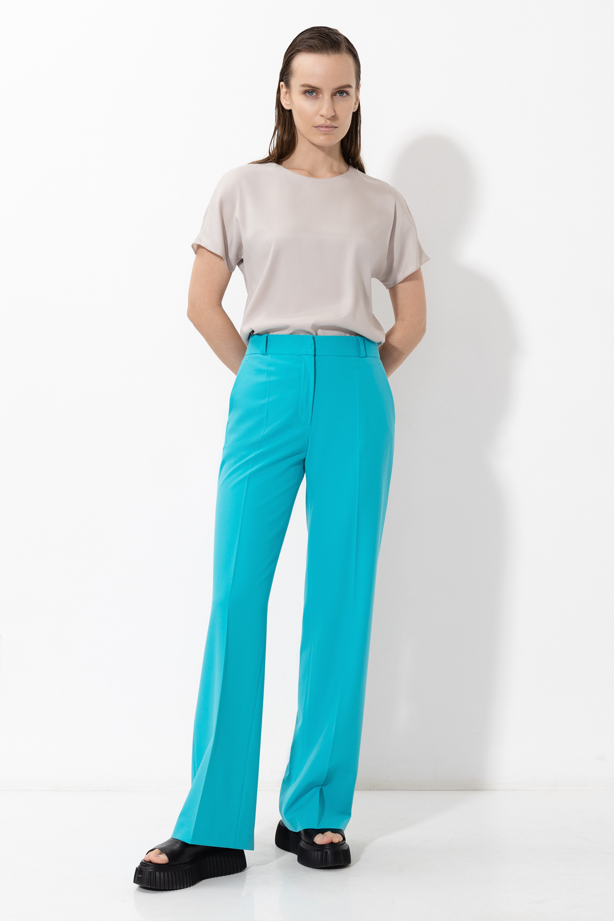 Trousers VASSA&Co, пол female, цвет голубой