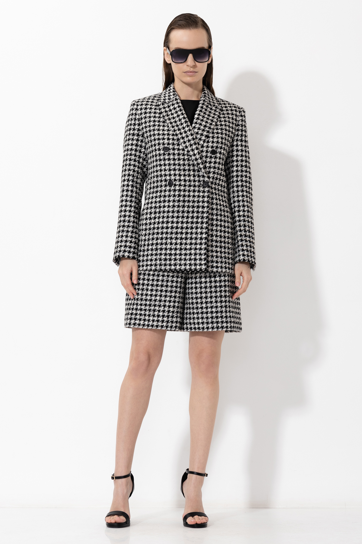 Шорты в гусиную лапку VASSA&Co, пол женский, цвет черный