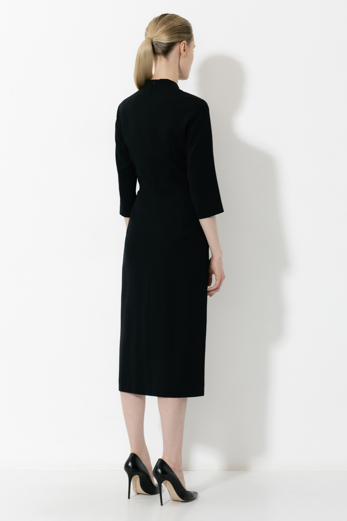 Платье с разрезом VASSA&Co, пол женский, цвет черный