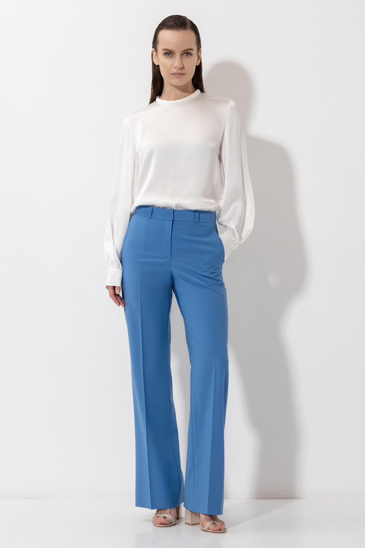 Trousers VASSA&Co, пол female, цвет синий