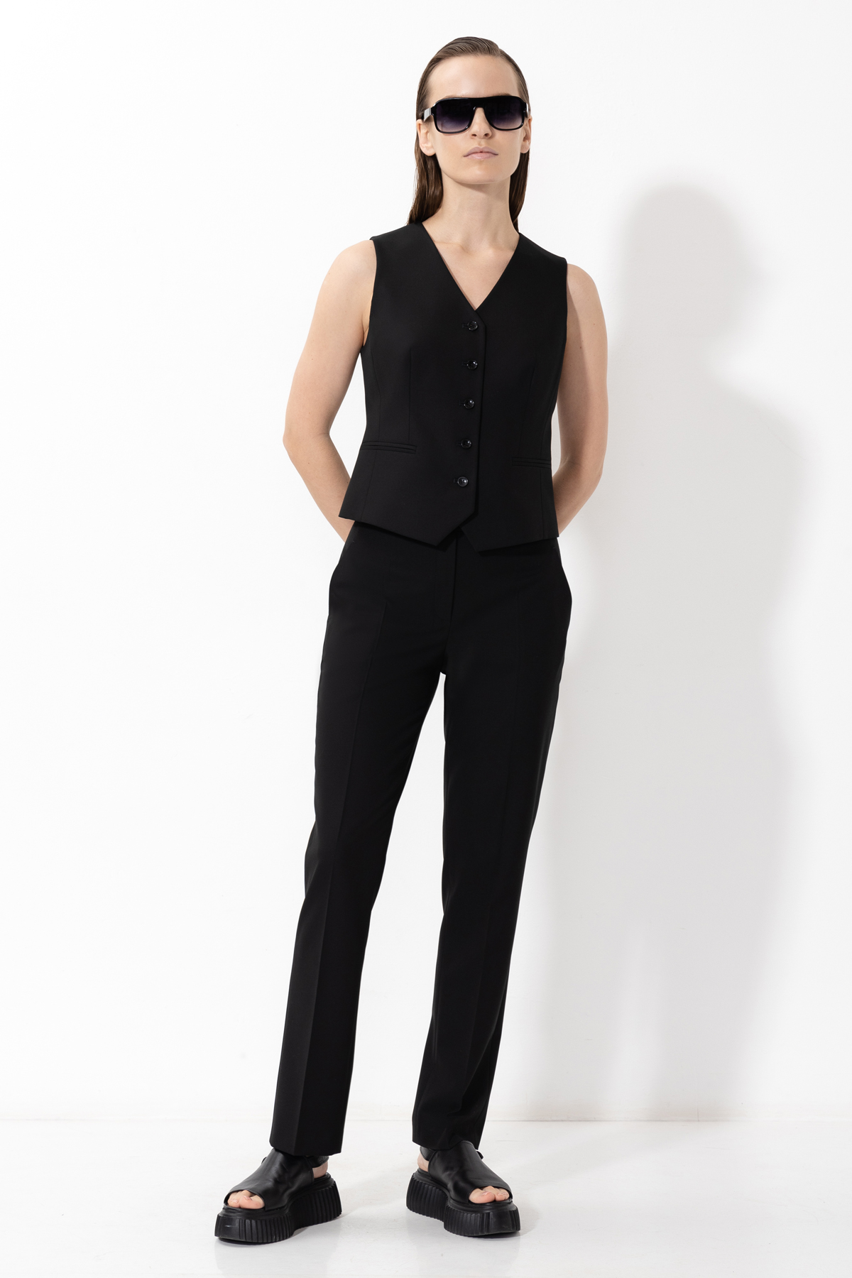Vest VASSA&Co, пол female, цвет black