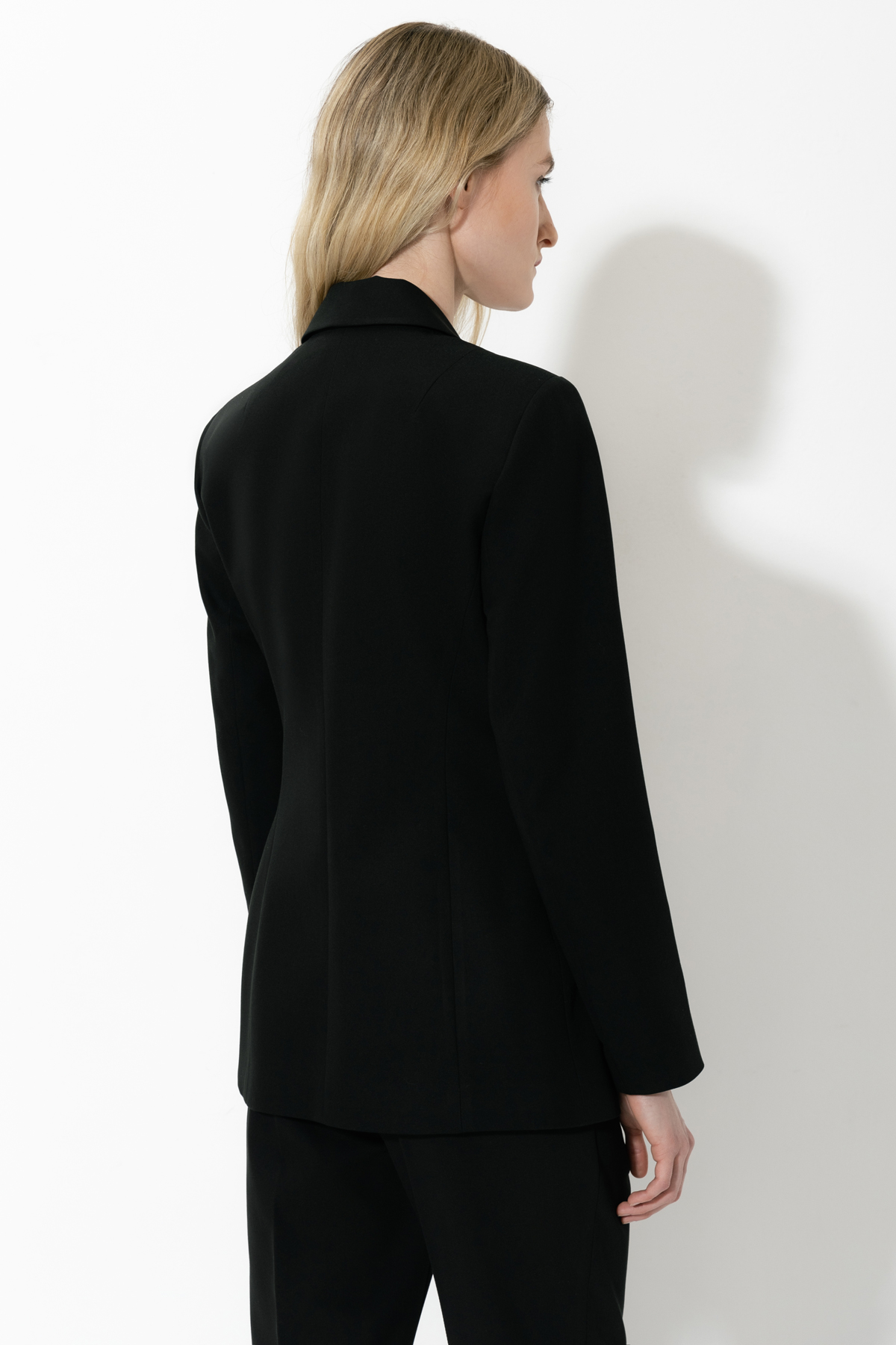 Жакет VASSA&Co, пол женский, цвет черный