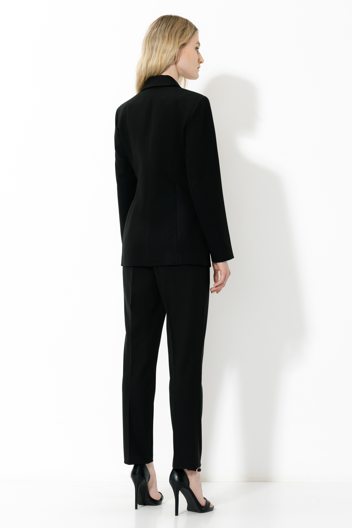 Жакет VASSA&Co, пол женский, цвет черный