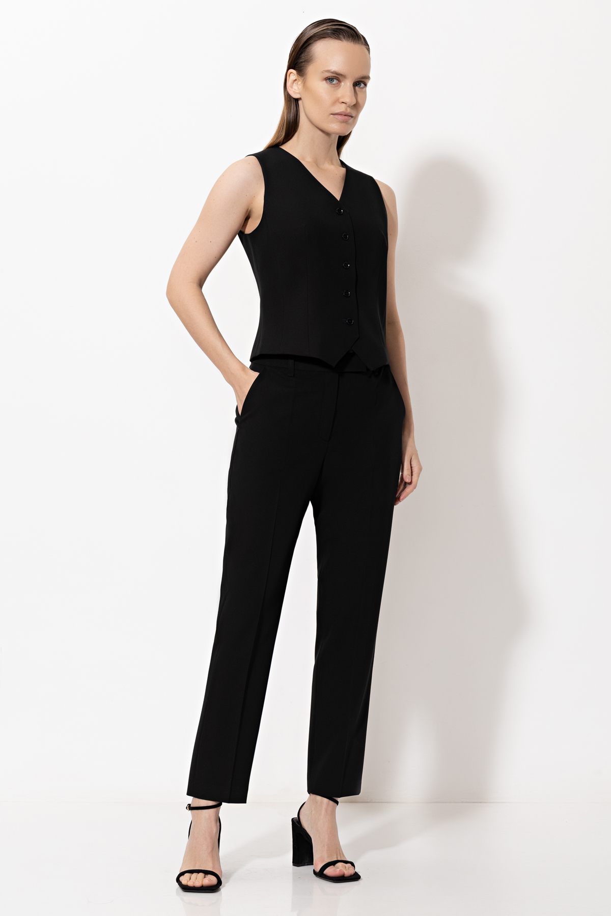 Жилет VASSA&Co, пол женский, цвет черный