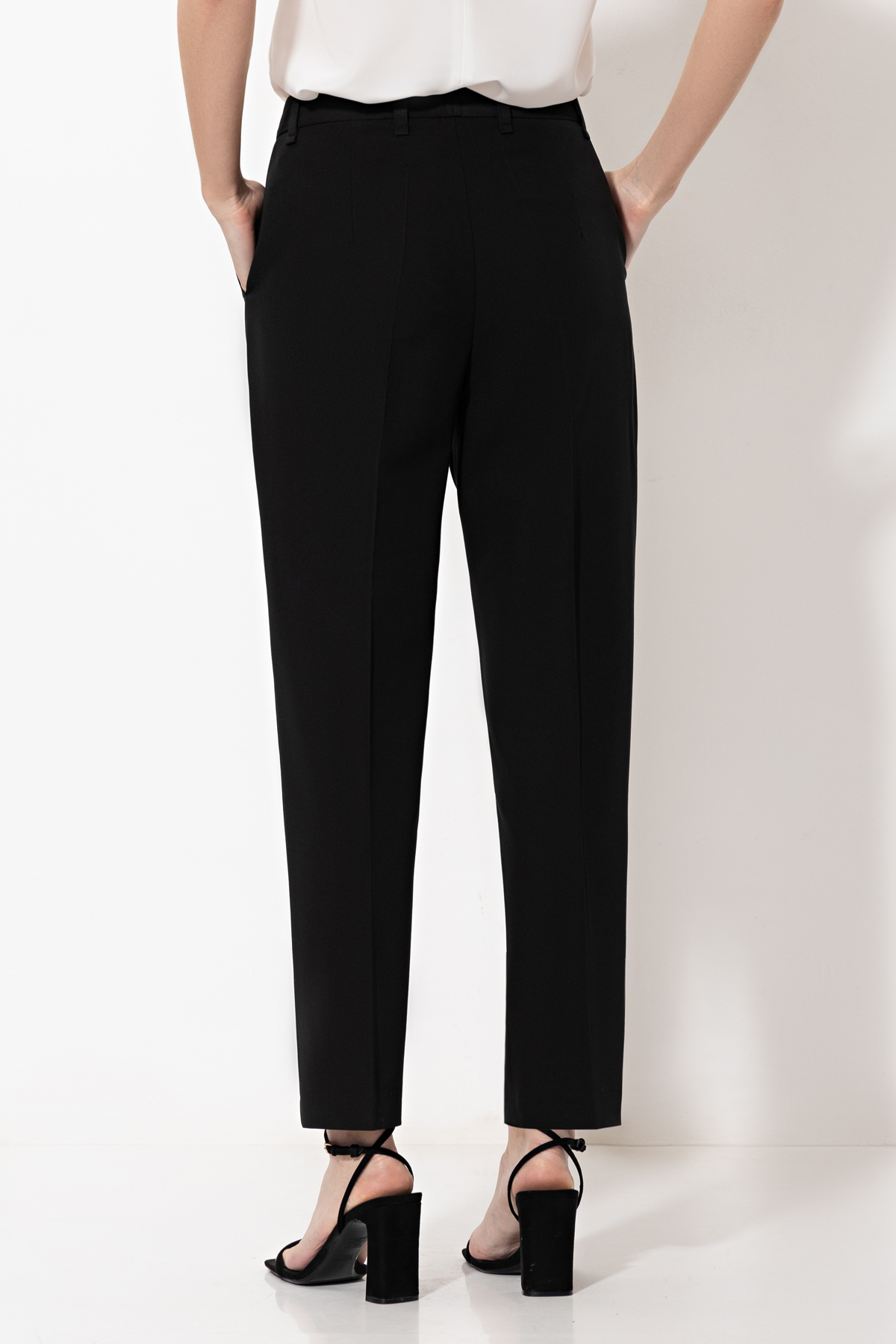 Брюки VASSA&Co, пол женский, цвет черный