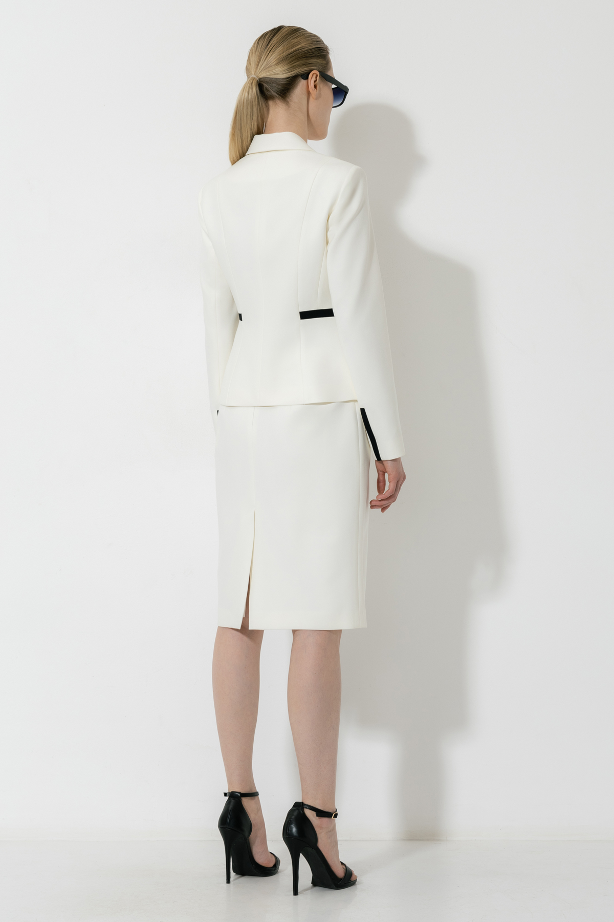 Skirt VASSA&Co, пол female, цвет White