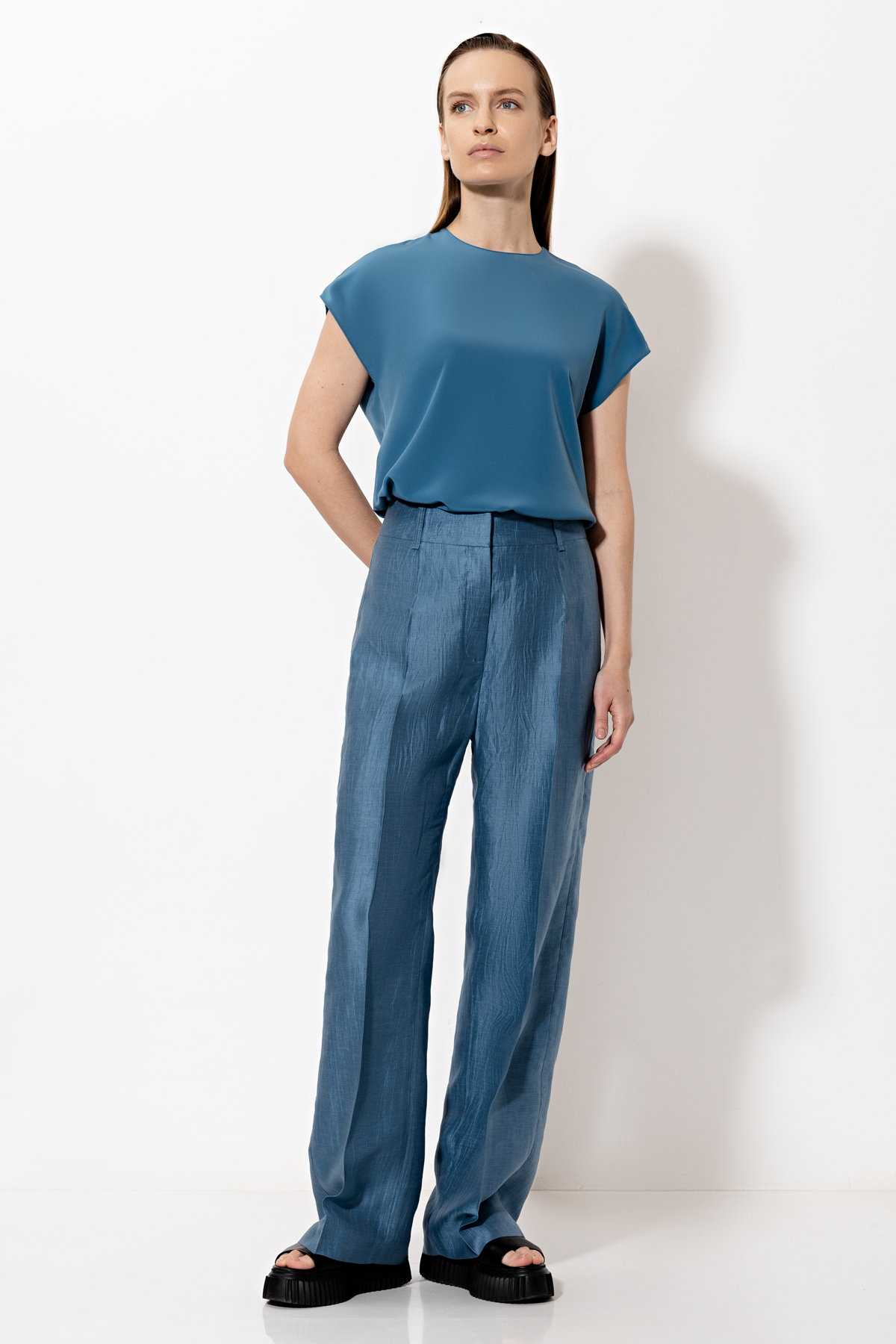 Trousers VASSA&Co, пол female, цвет Голубой