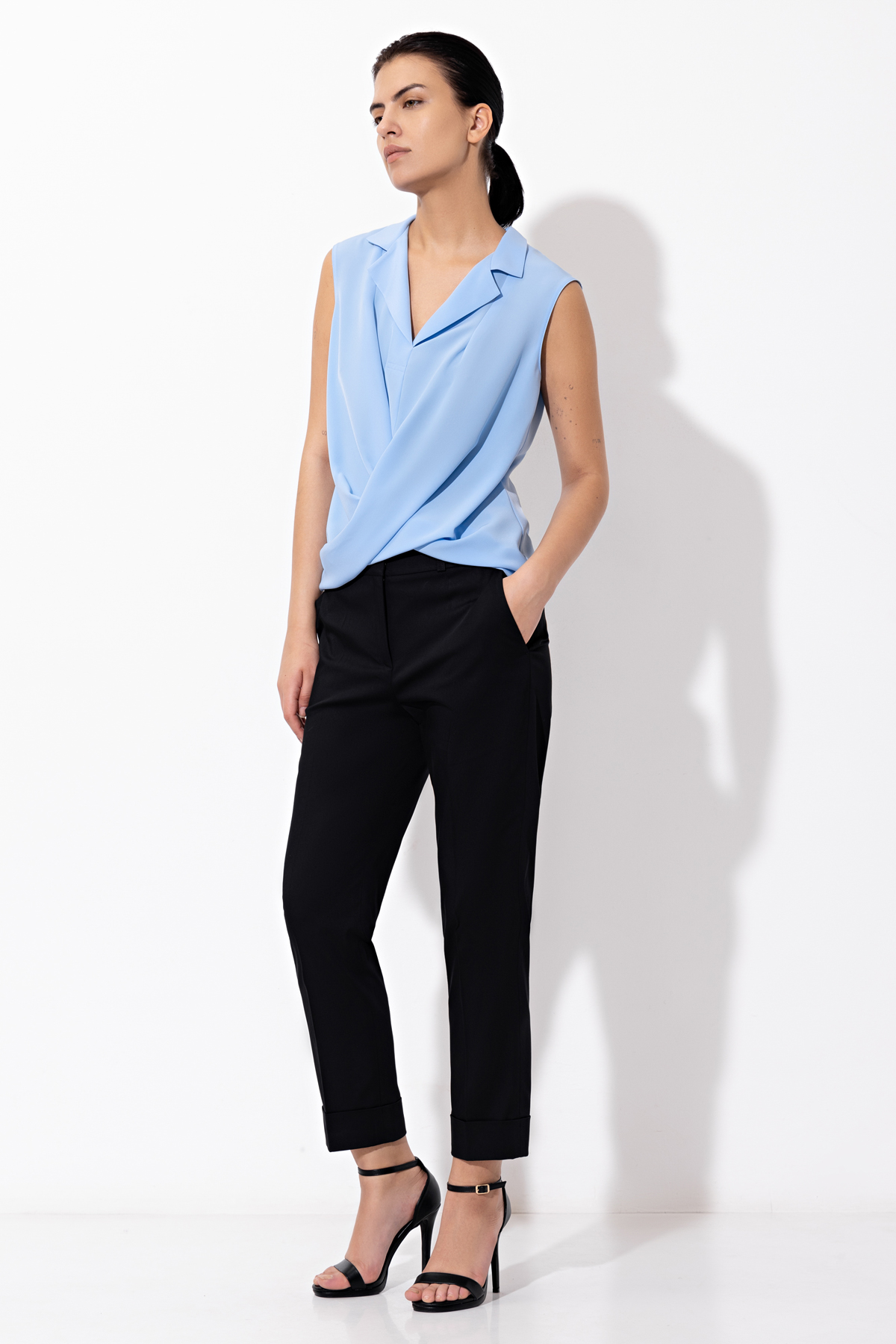 Блузка VASSA&Co, пол женский, цвет голубой