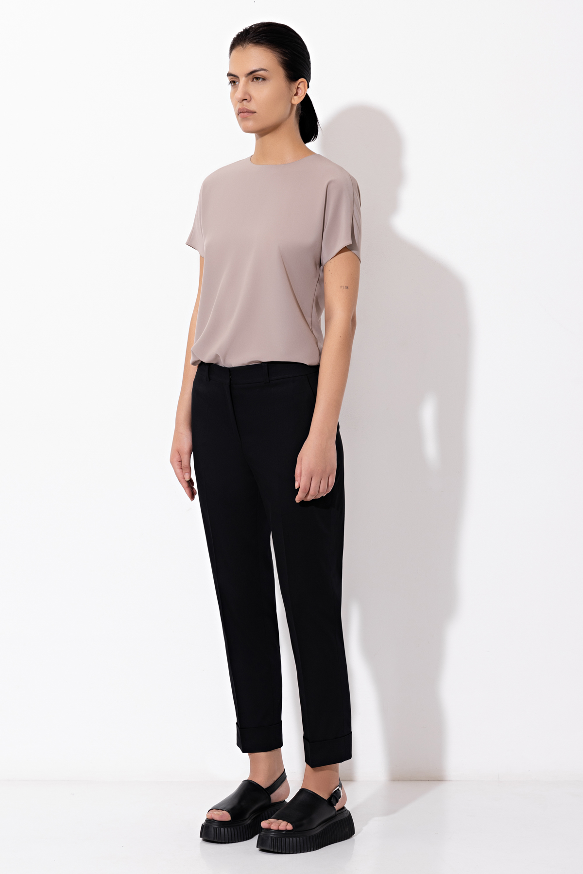 Trousers VASSA&Co, пол female, цвет black