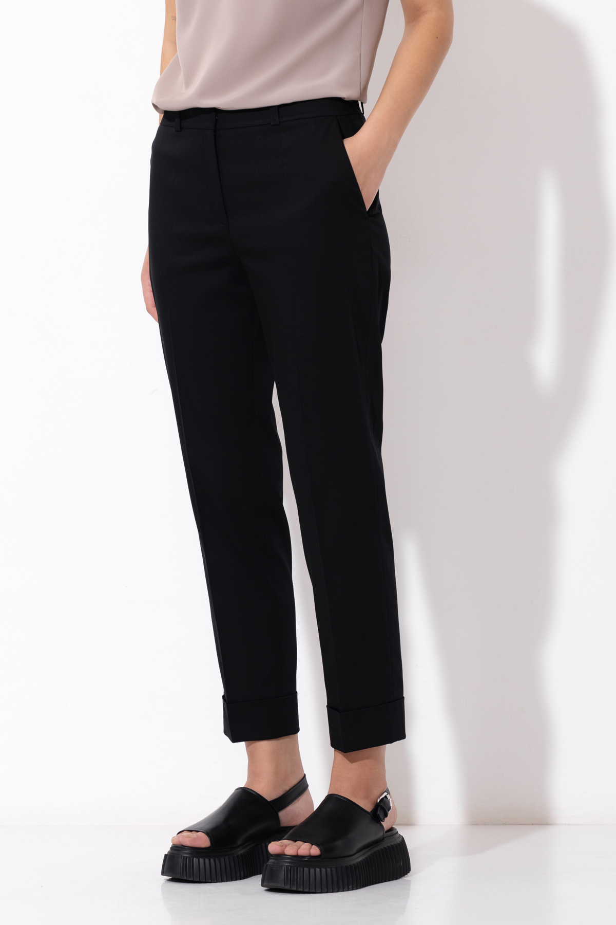 Trousers VASSA&Co, пол female, цвет black