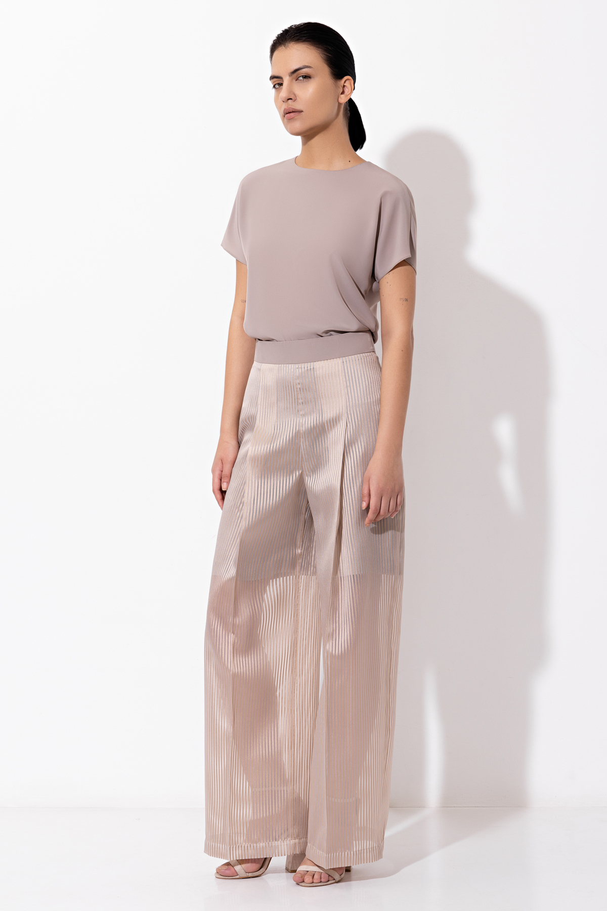 Брюки VASSA&Co, пол женский, цвет бежевый