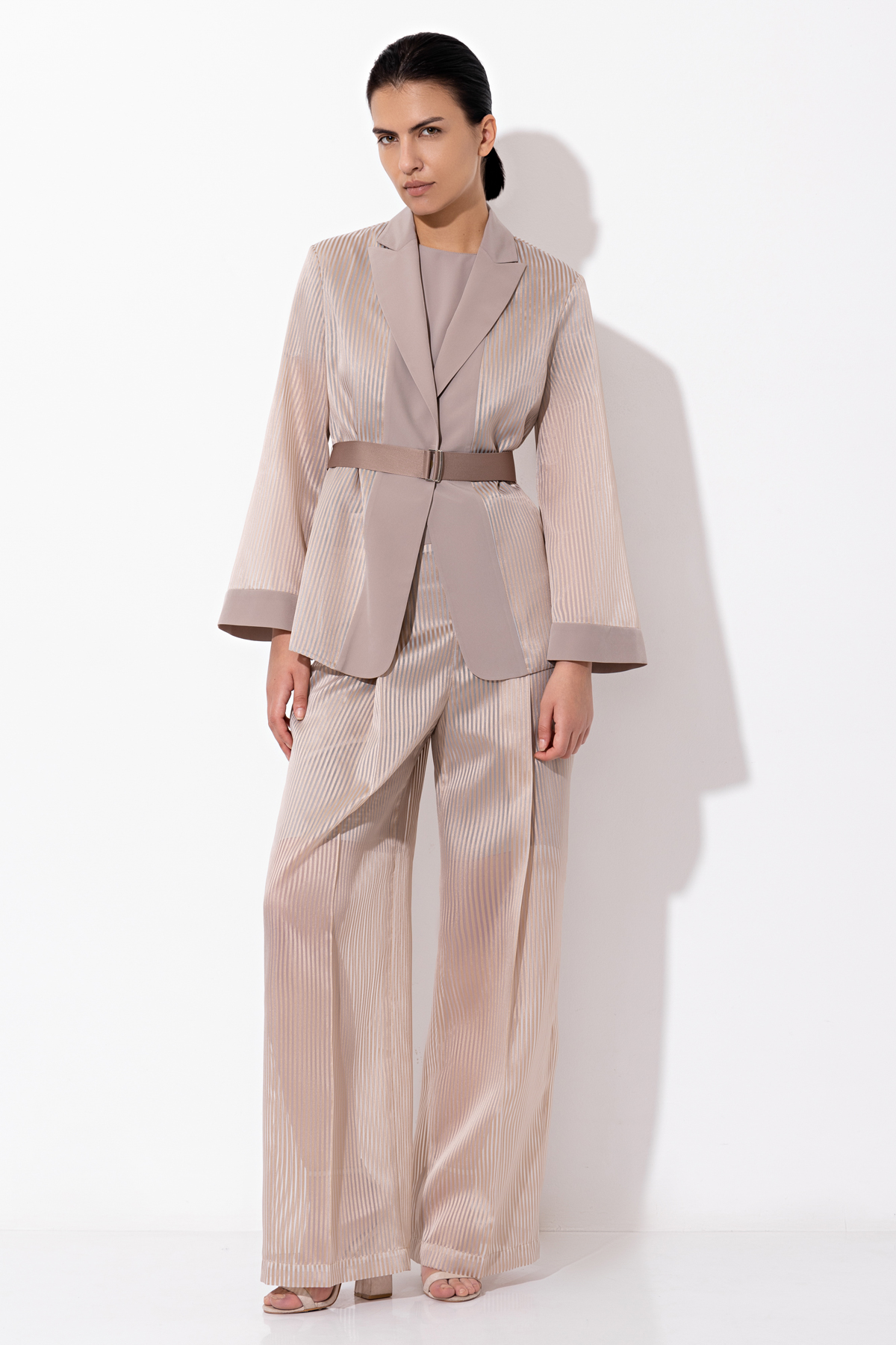 Брюки VASSA&Co, пол женский, цвет бежевый