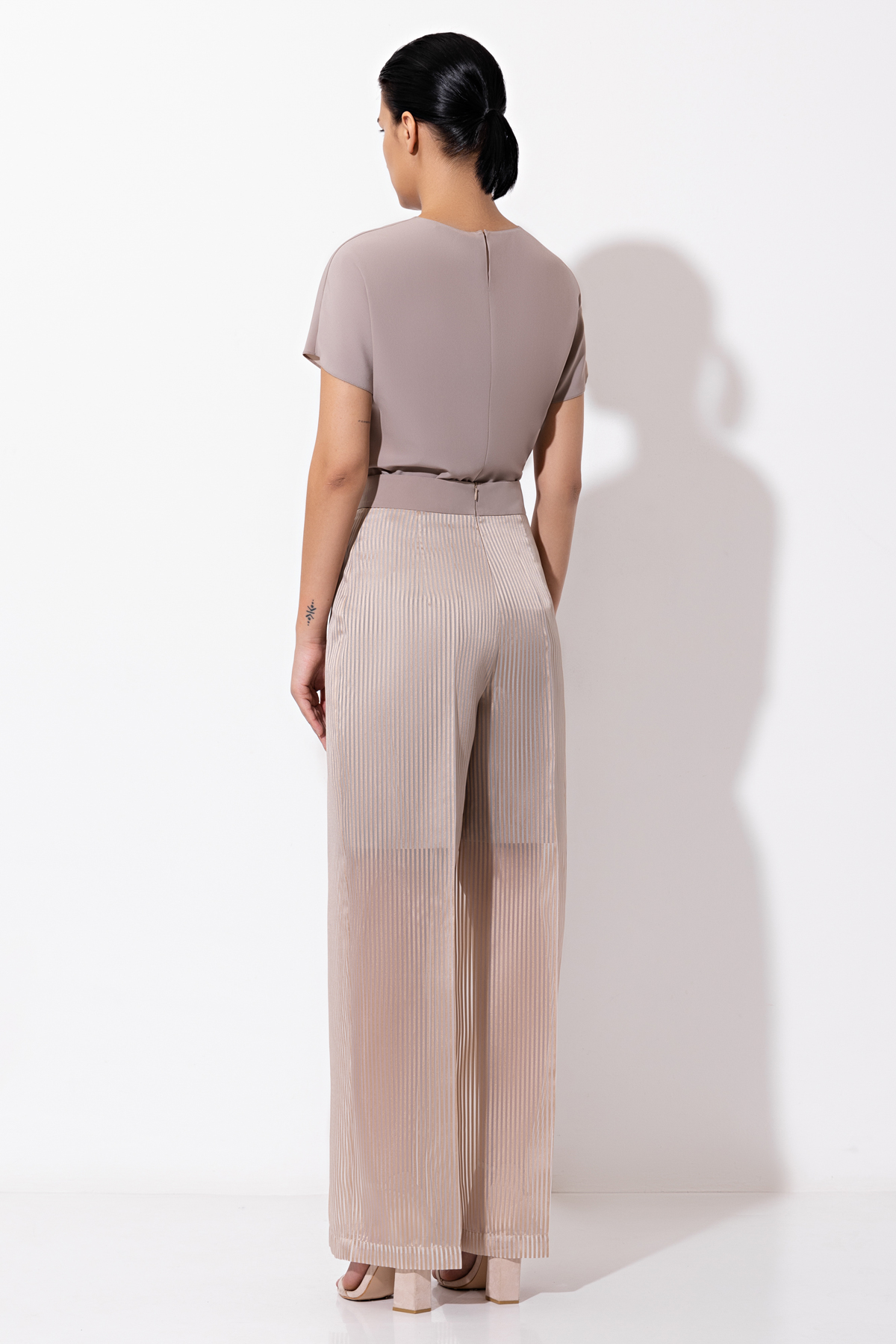 Базовая блузка , пол женский, цвет бежевый