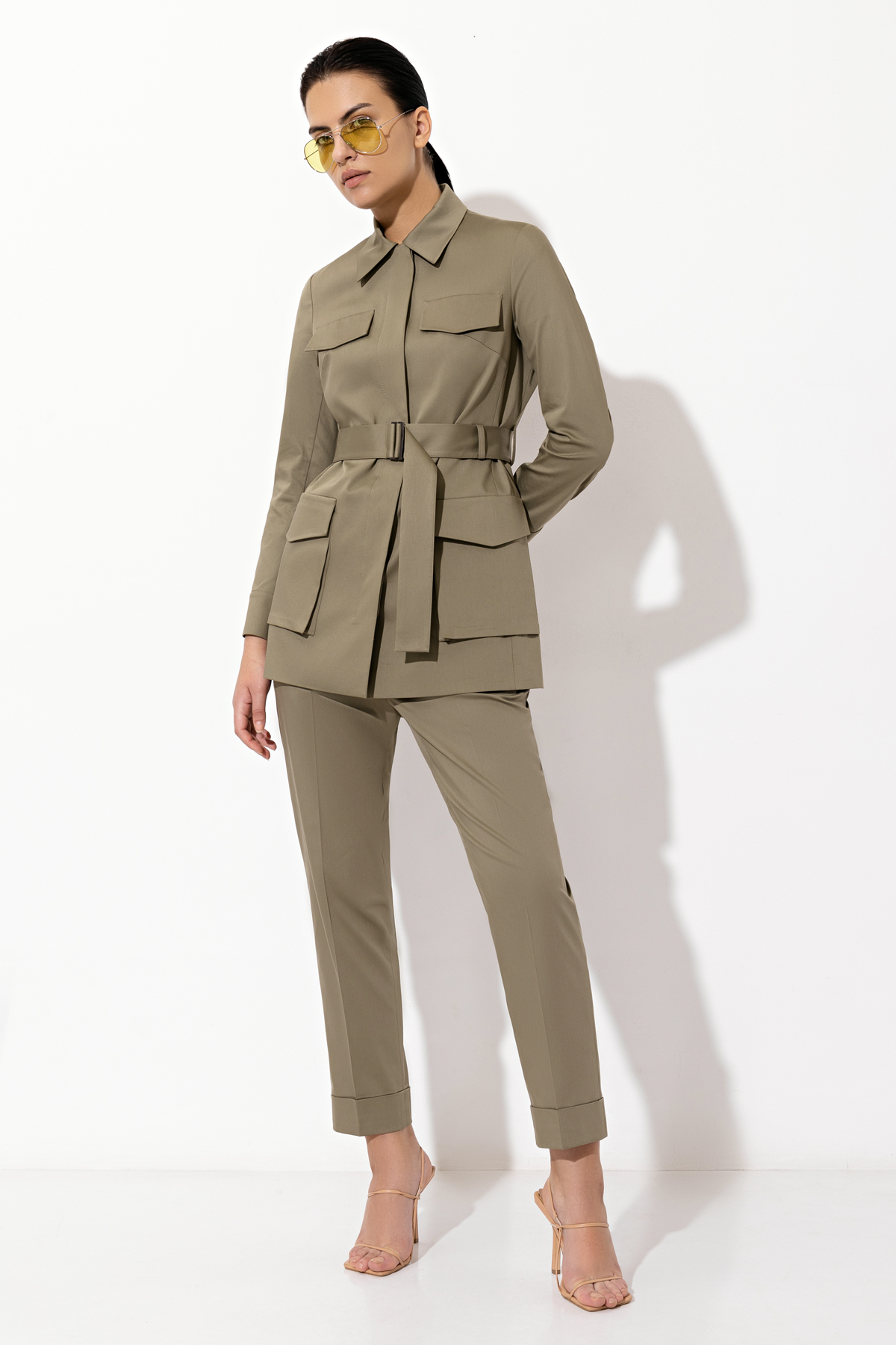 Брюки VASSA&Co, пол женский, цвет зеленый