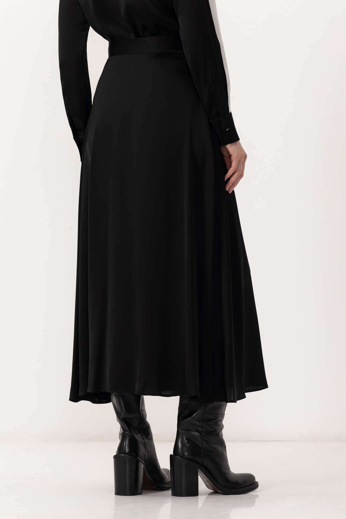 Skirt VASSA&Co, пол female, цвет black