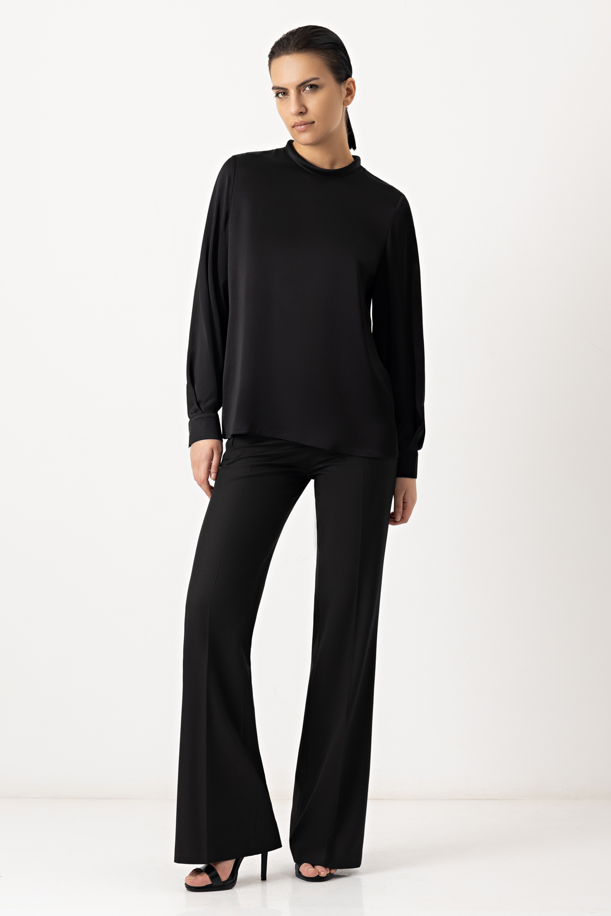 Блузка VASSA&Co, пол женский, цвет черный