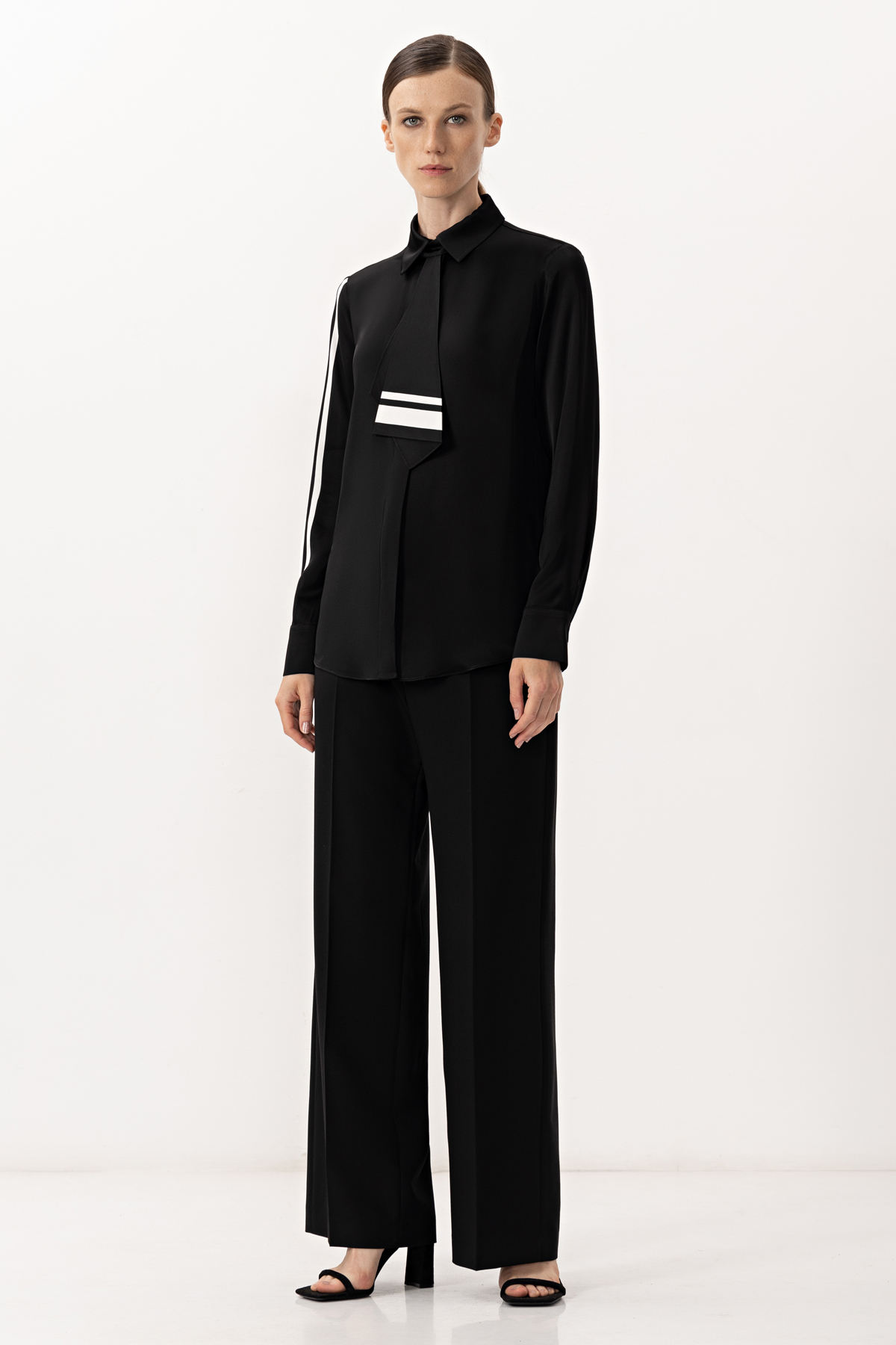 Блузка VASSA&Co, пол женский, цвет черный