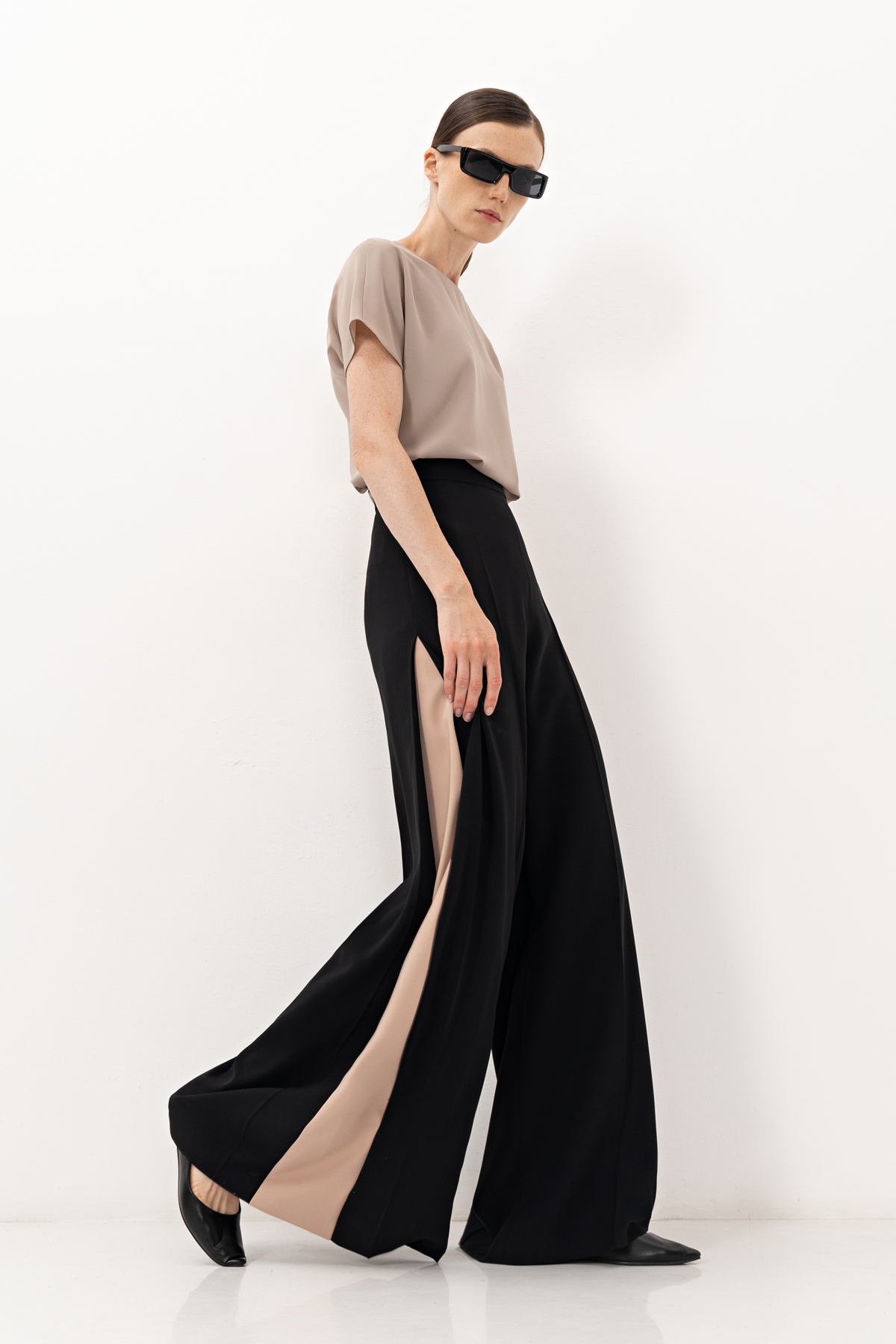 Брюки VASSA&Co, пол женский, цвет черный