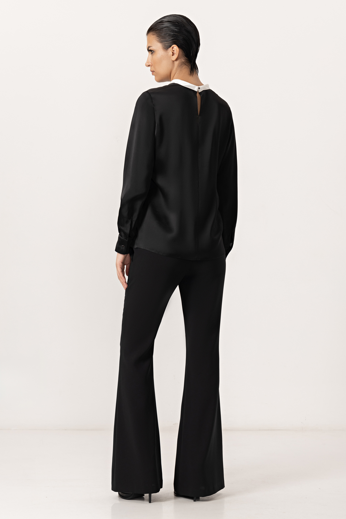 Блузка VASSA&Co, пол женский, цвет черный